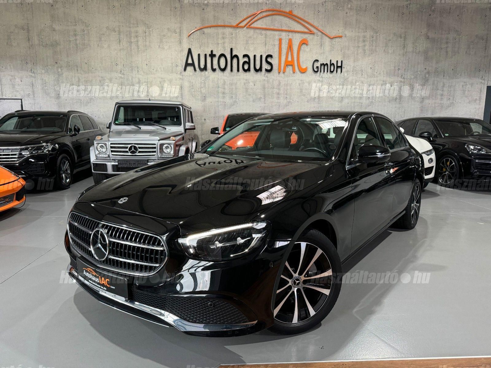 MERCEDES-BENZ E 300 2021/11 - 1
