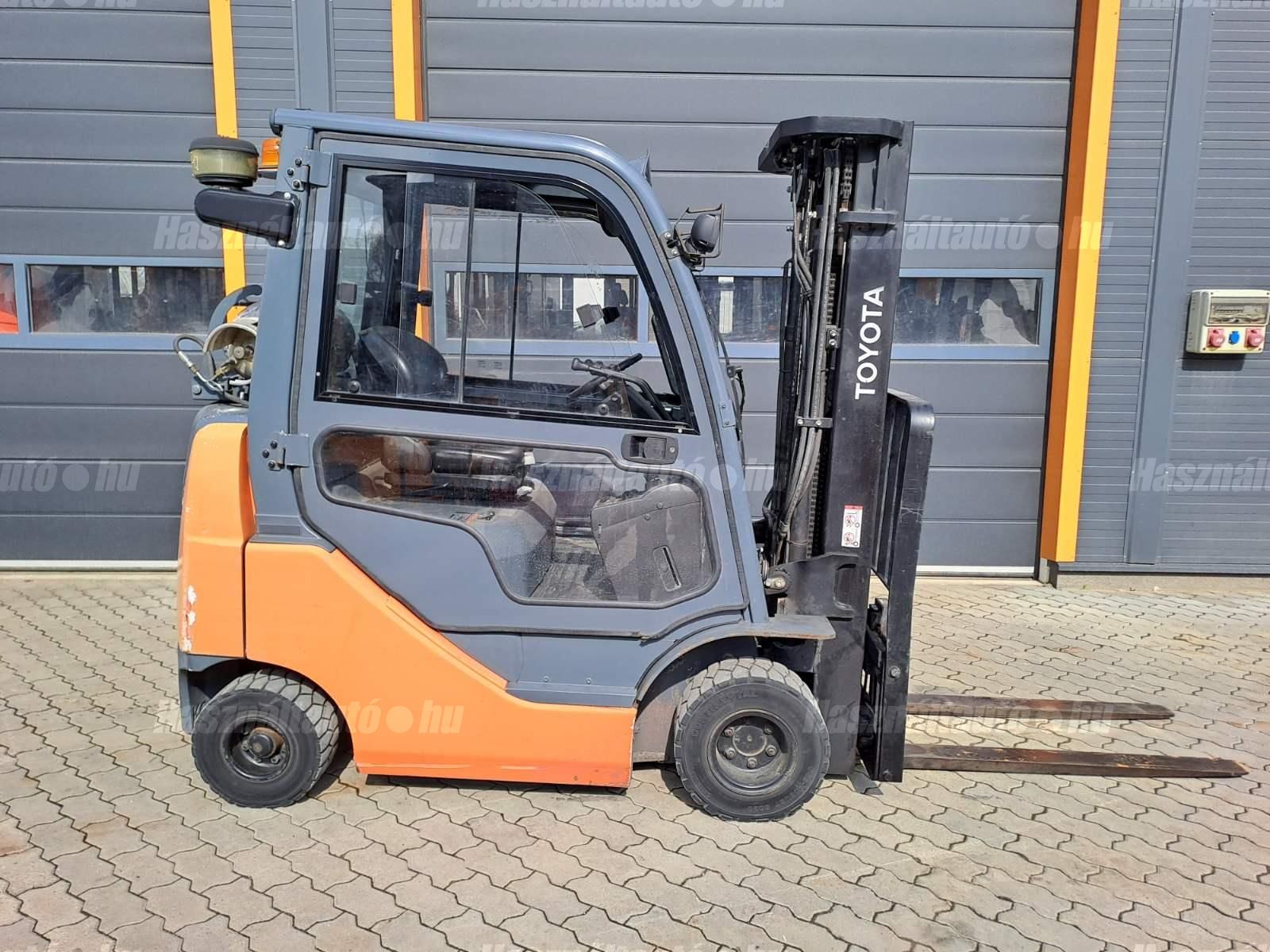 TOYOTA 2019 - 1