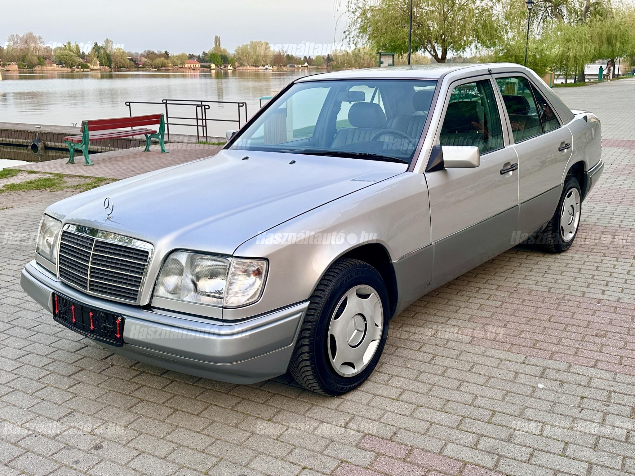 MERCEDES-BENZ E 200 1994/12 - 1