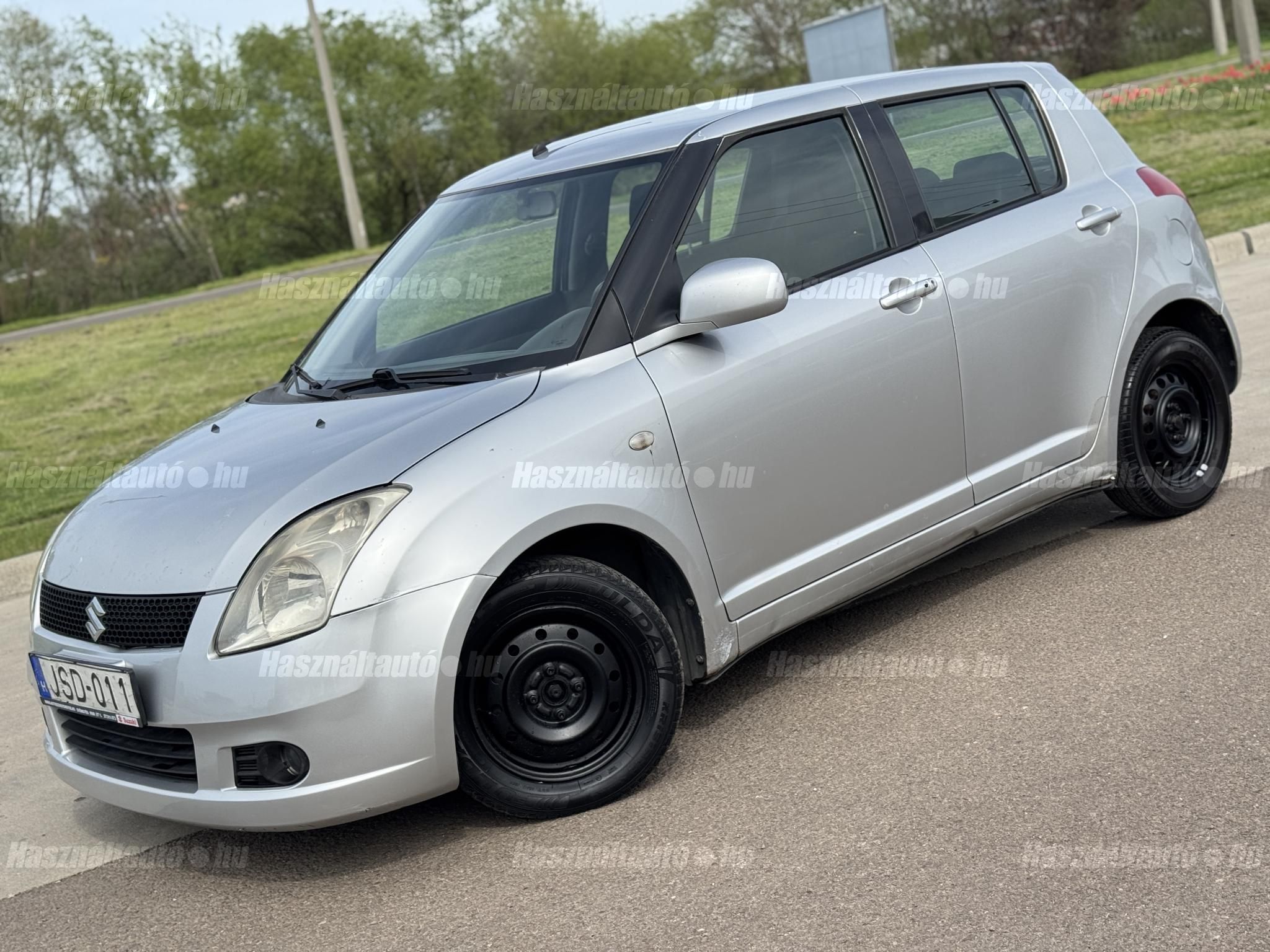SUZUKI SWIFT 2005/5 - 1