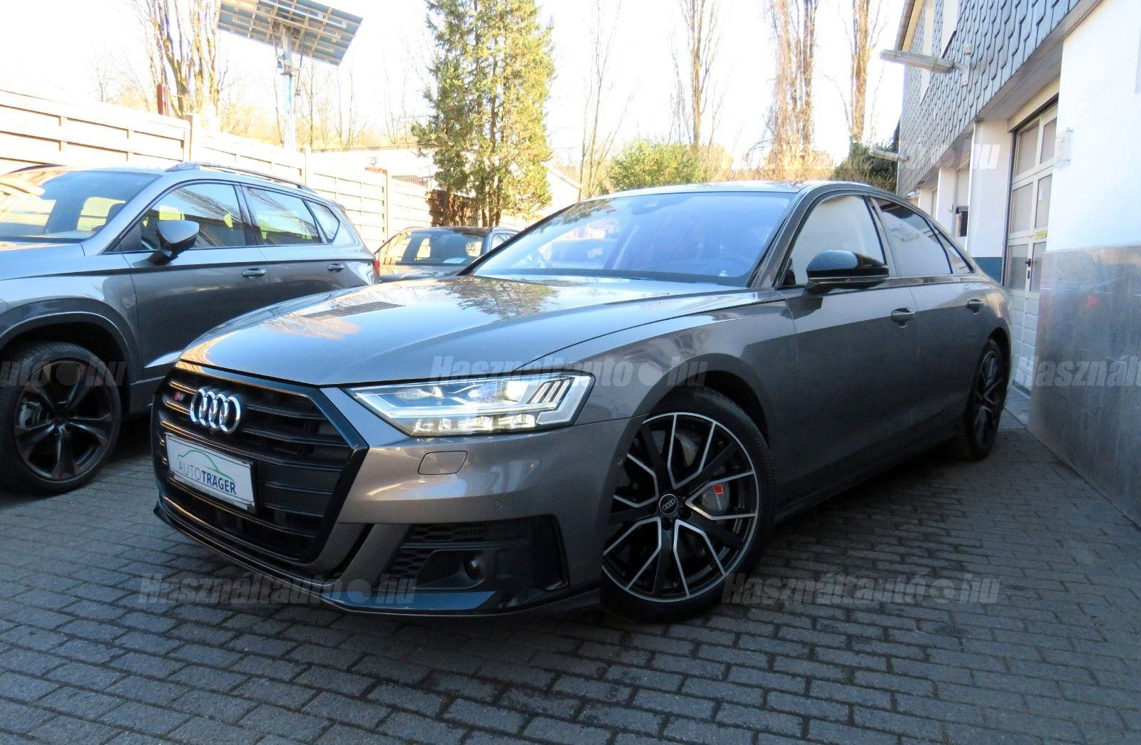 AUDI S8 2021/9 - 1