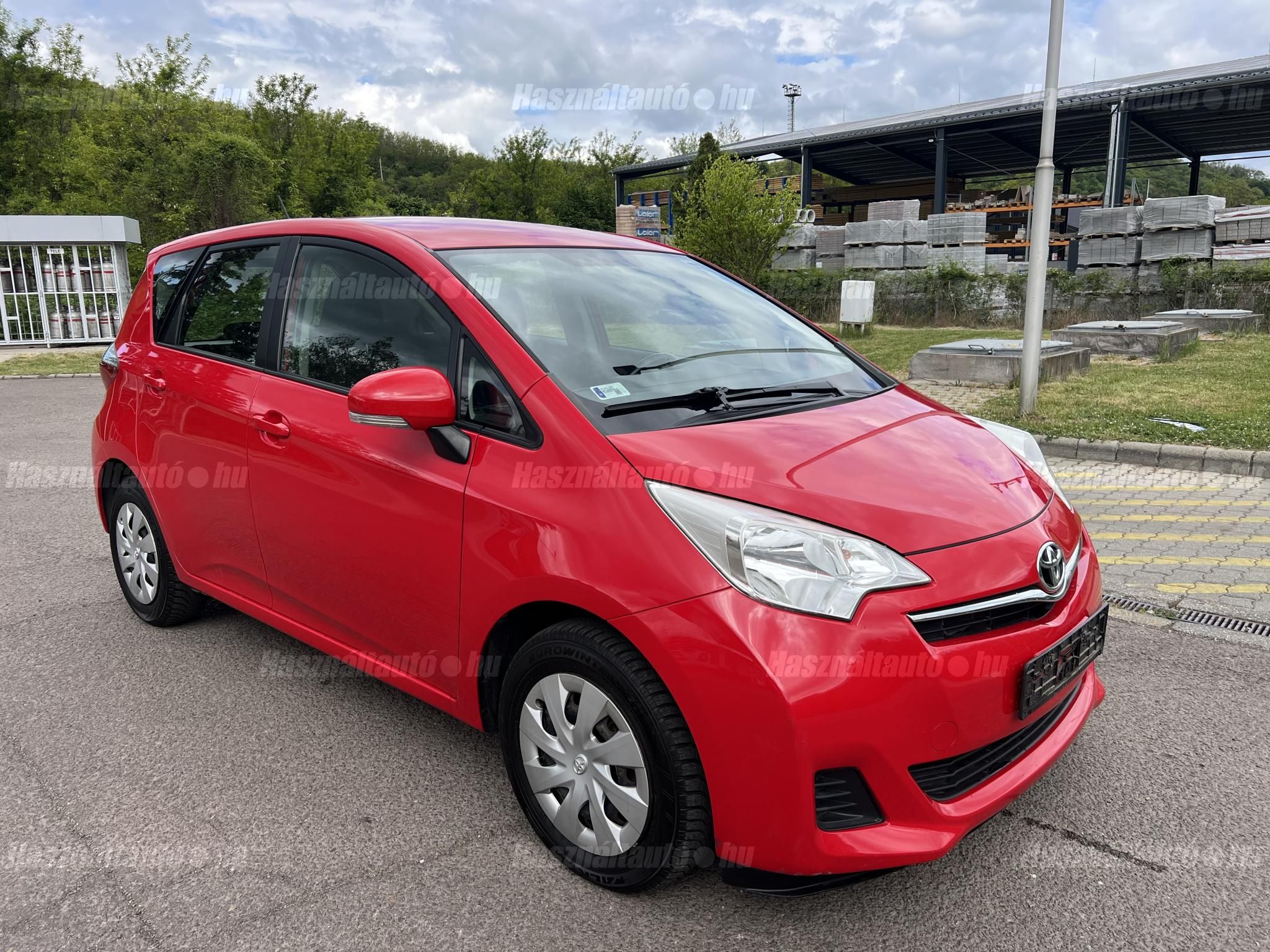 TOYOTA VERSO-S 2011/11 - 1