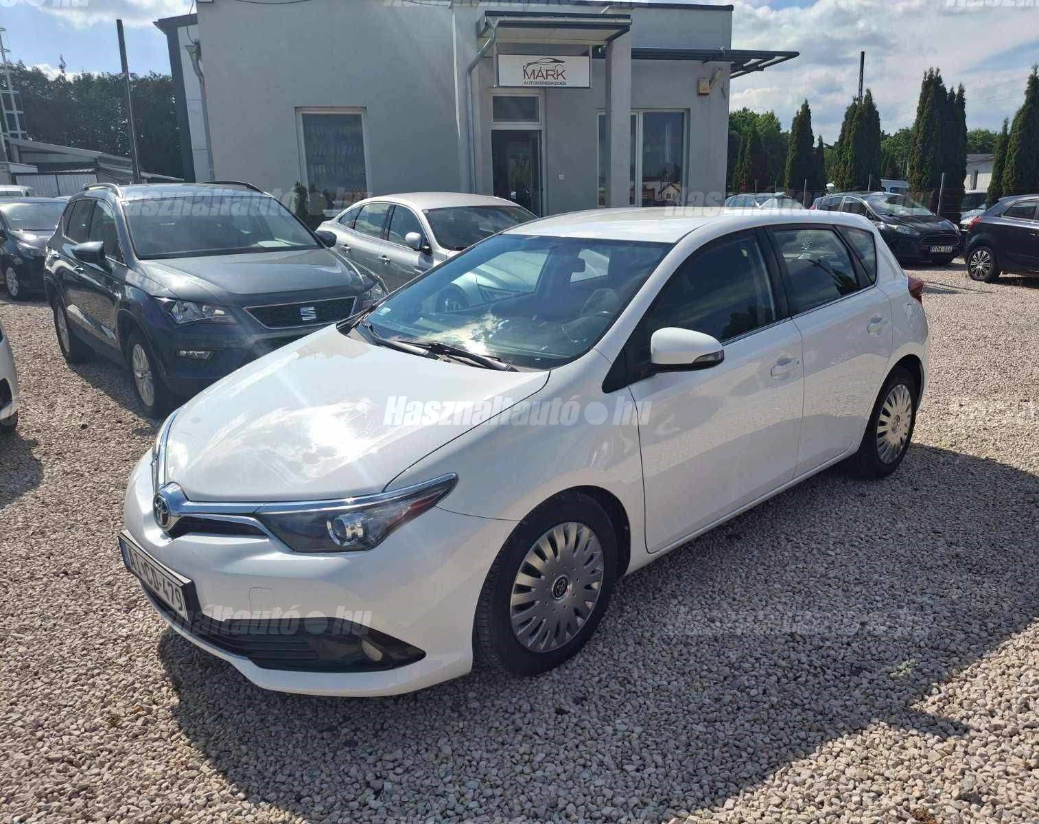TOYOTA AURIS 2015/8 - 1