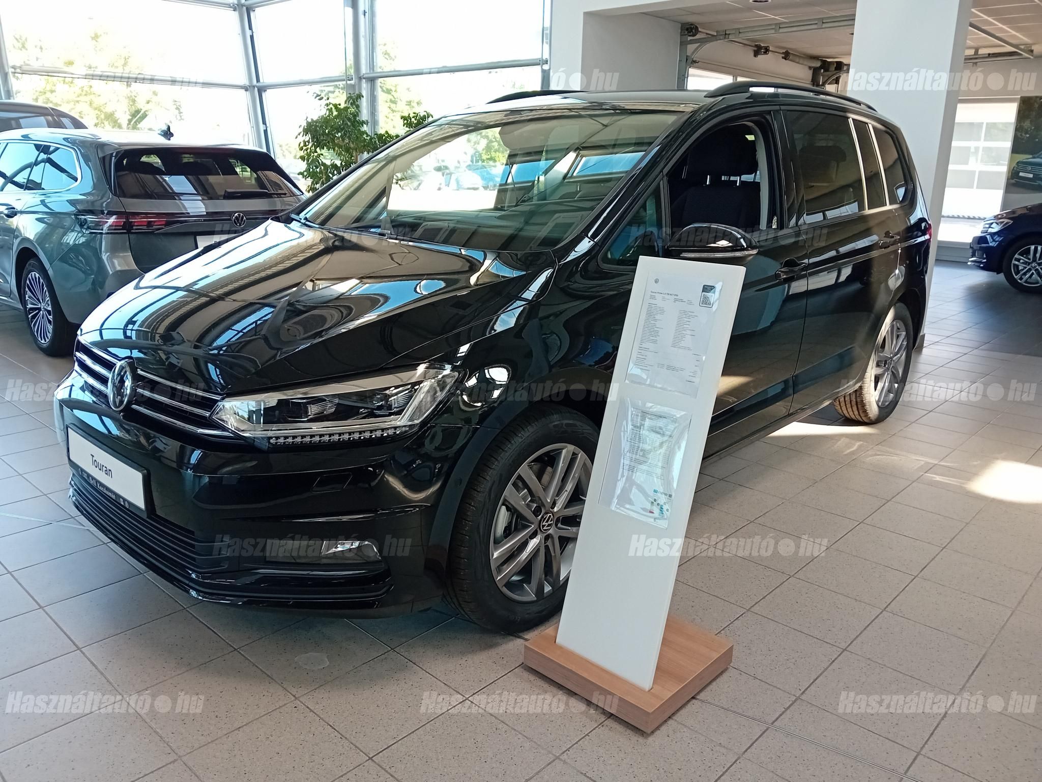 VOLKSWAGEN TOURAN 2025/6 - 1