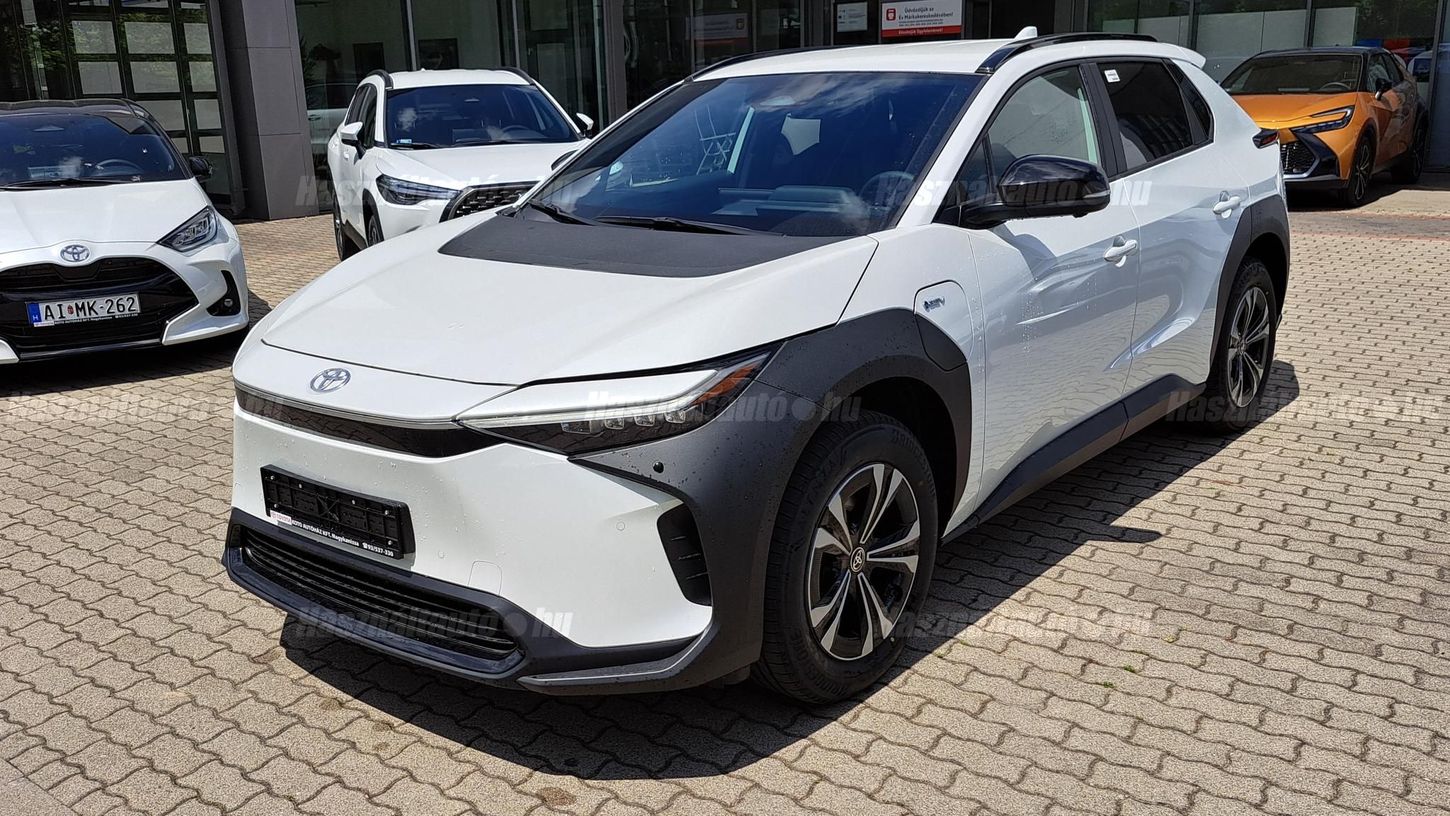 TOYOTA BZ4X Prestige Tech AWD Electric Motor