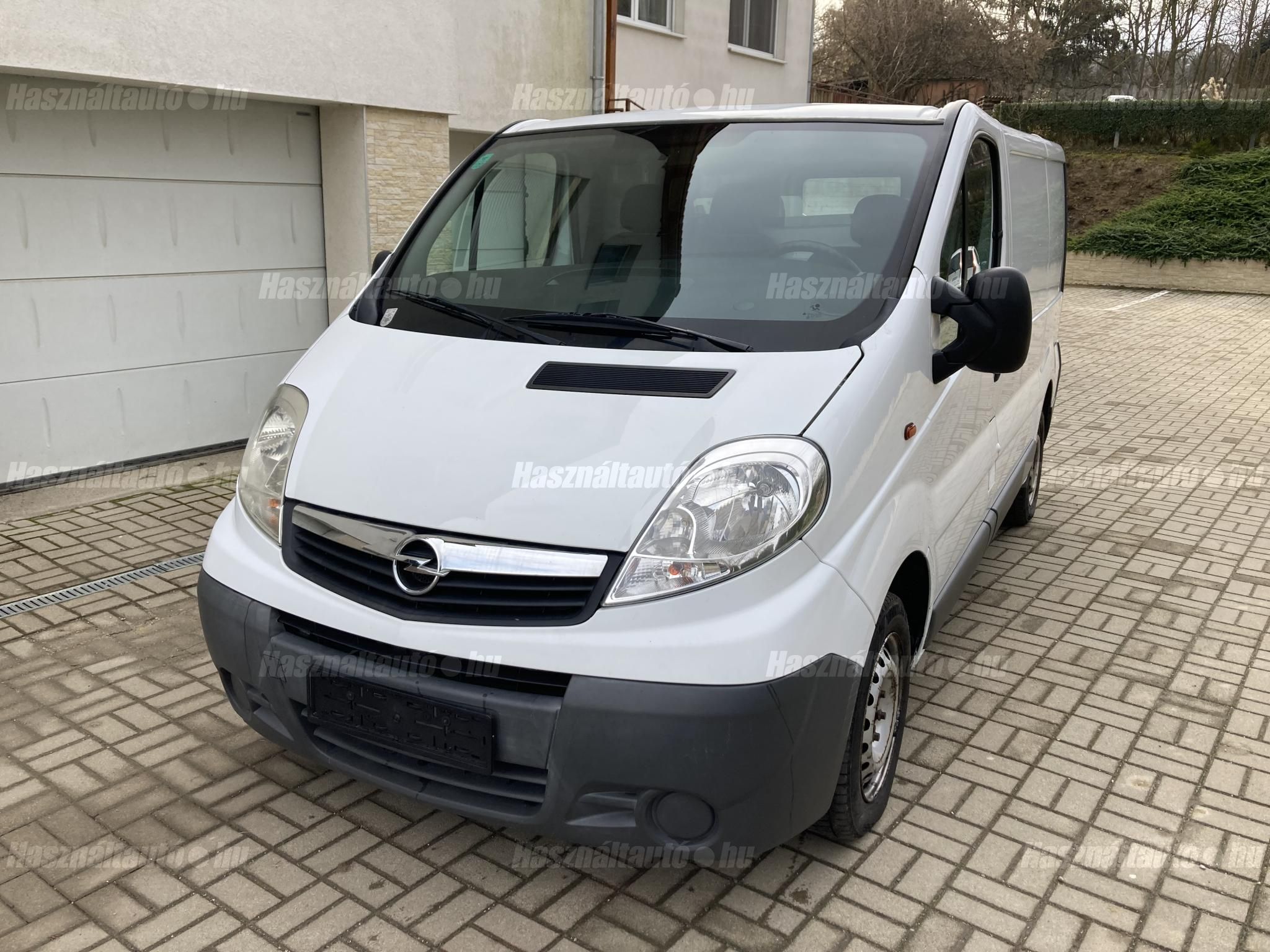 OPEL VIVARO 2009/10 - 1