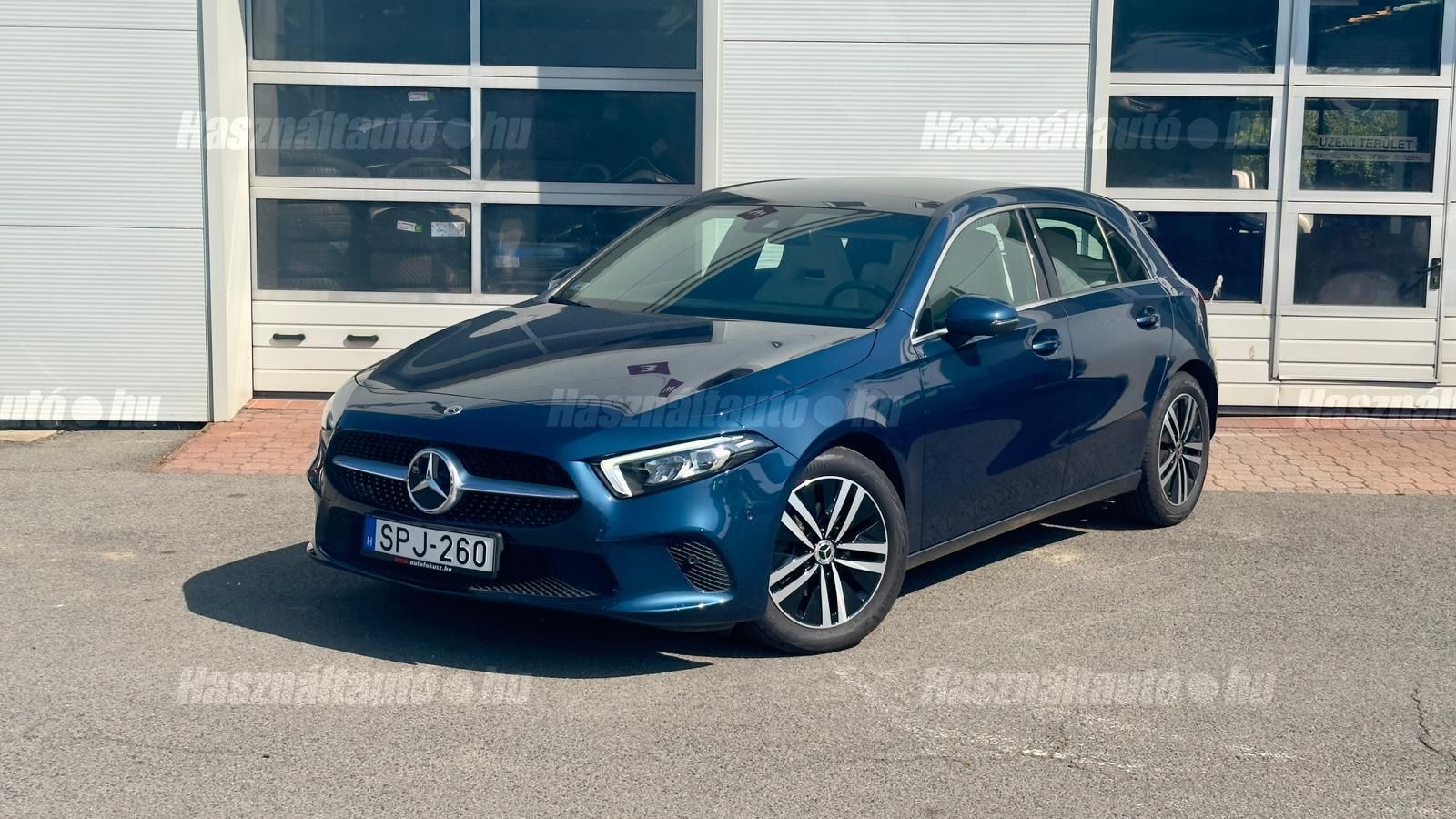 MERCEDES-BENZ A 180 2021/2 - 1