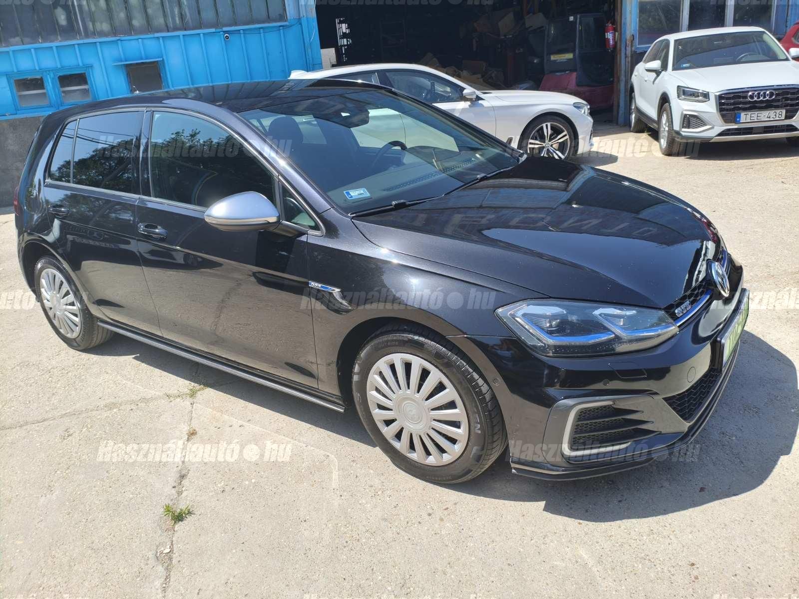 VOLKSWAGEN GOLF 2018/6 - 1