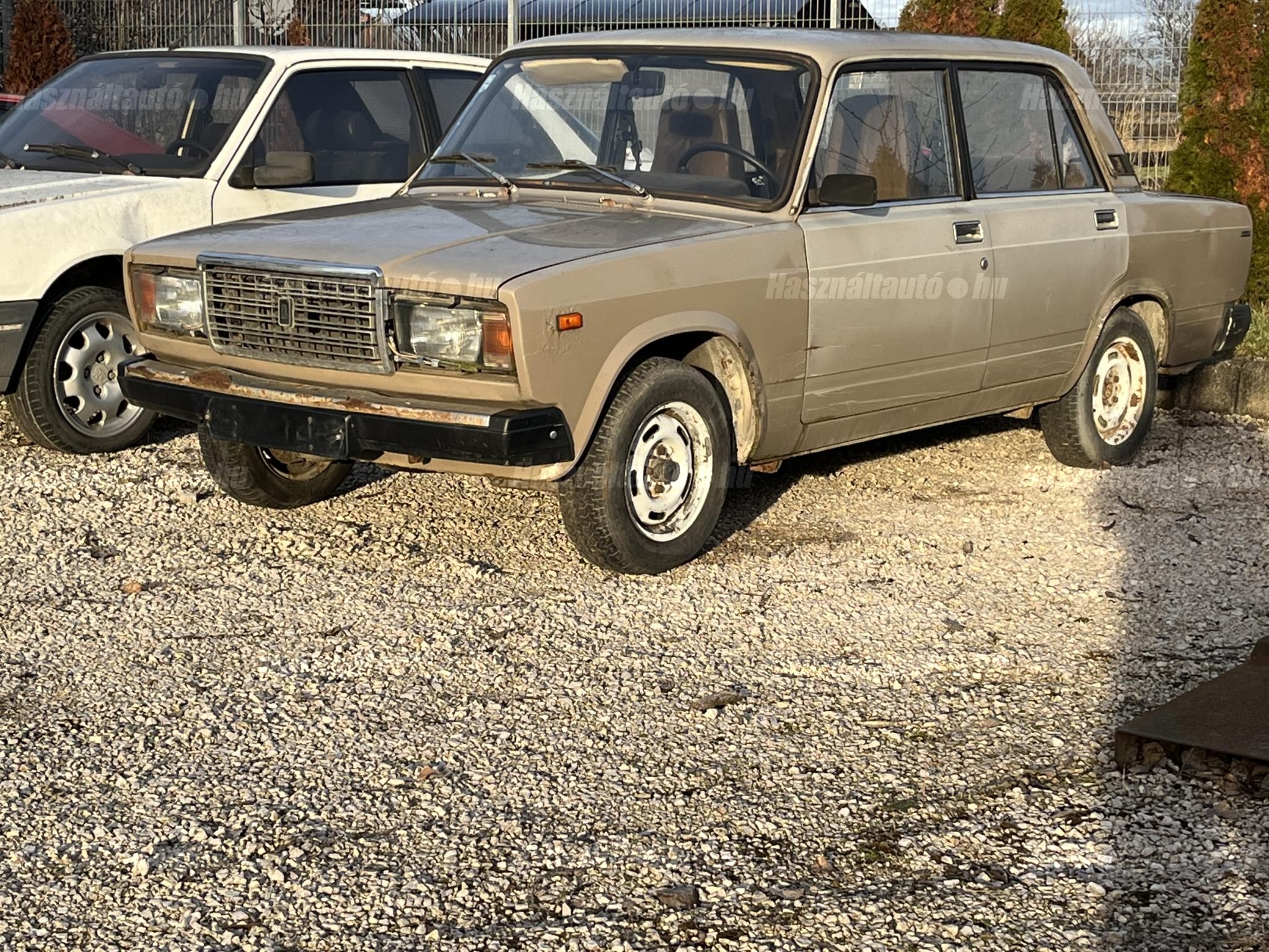 LADA 2107 1988/2 - 1
