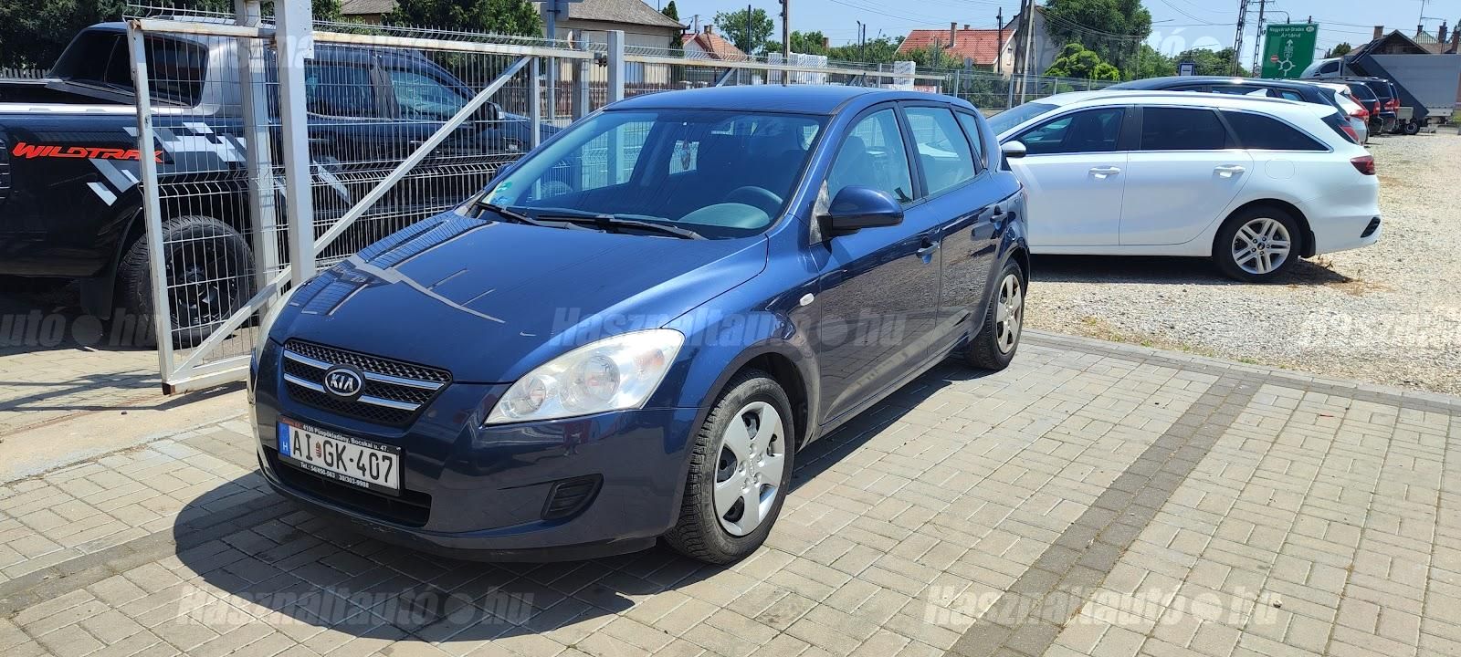 KIA CEE'D 2009/6 - 1