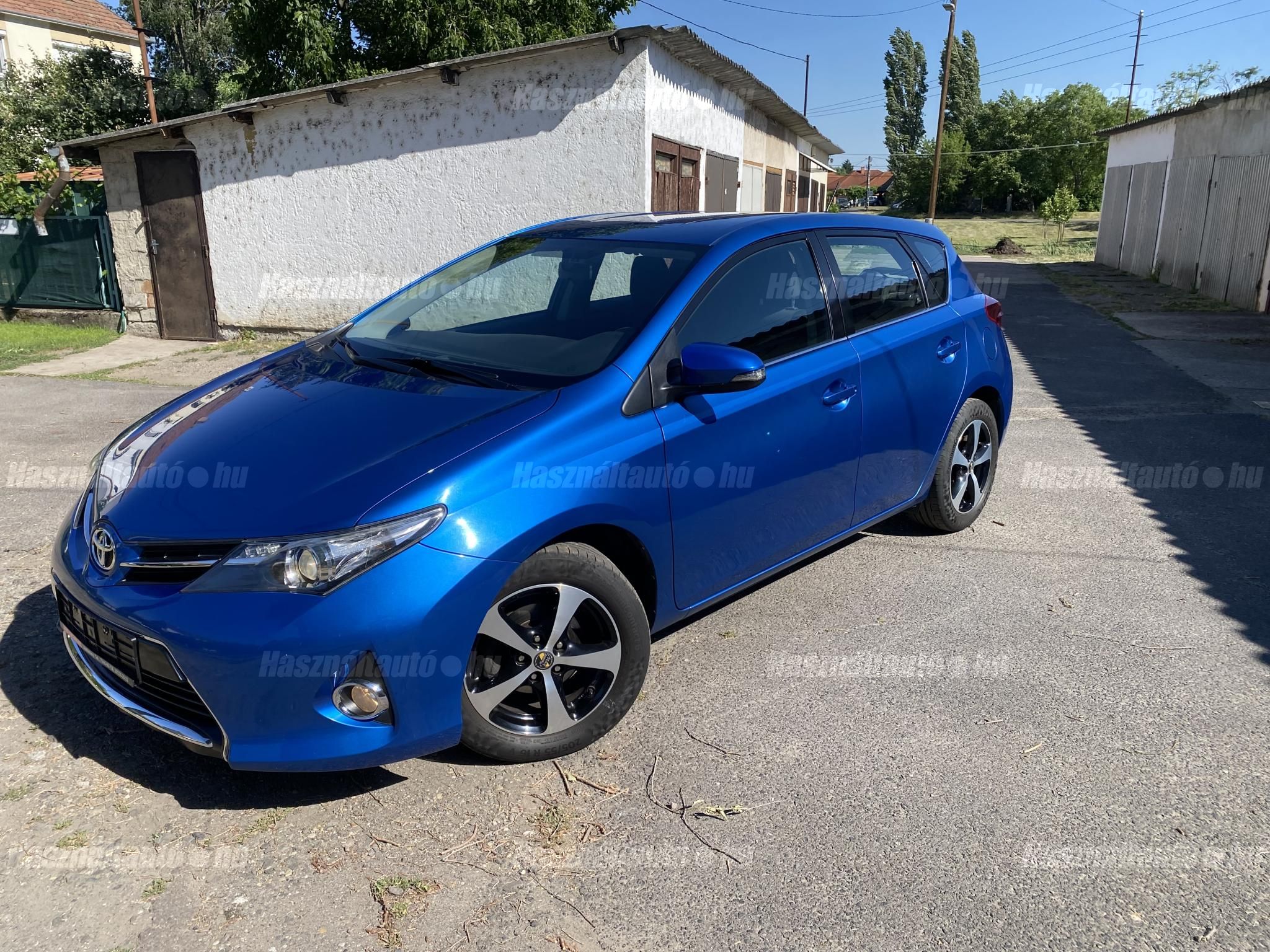 TOYOTA AURIS 2014/6 - 1