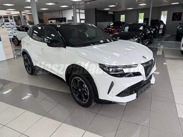 ALFA ROMEO JUNIOR 2025 - 1