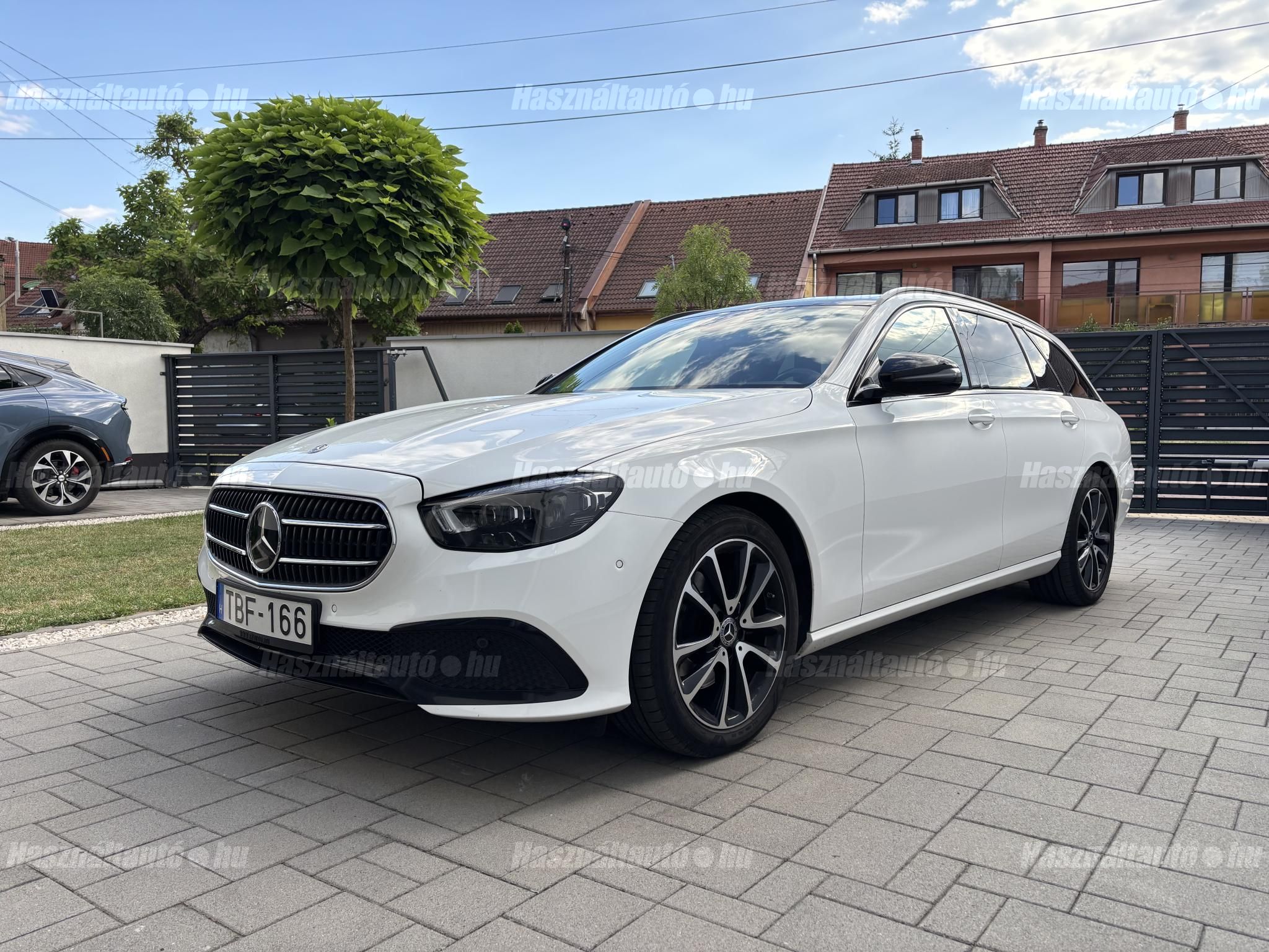 MERCEDES-BENZ E 220 2022/1 - 1