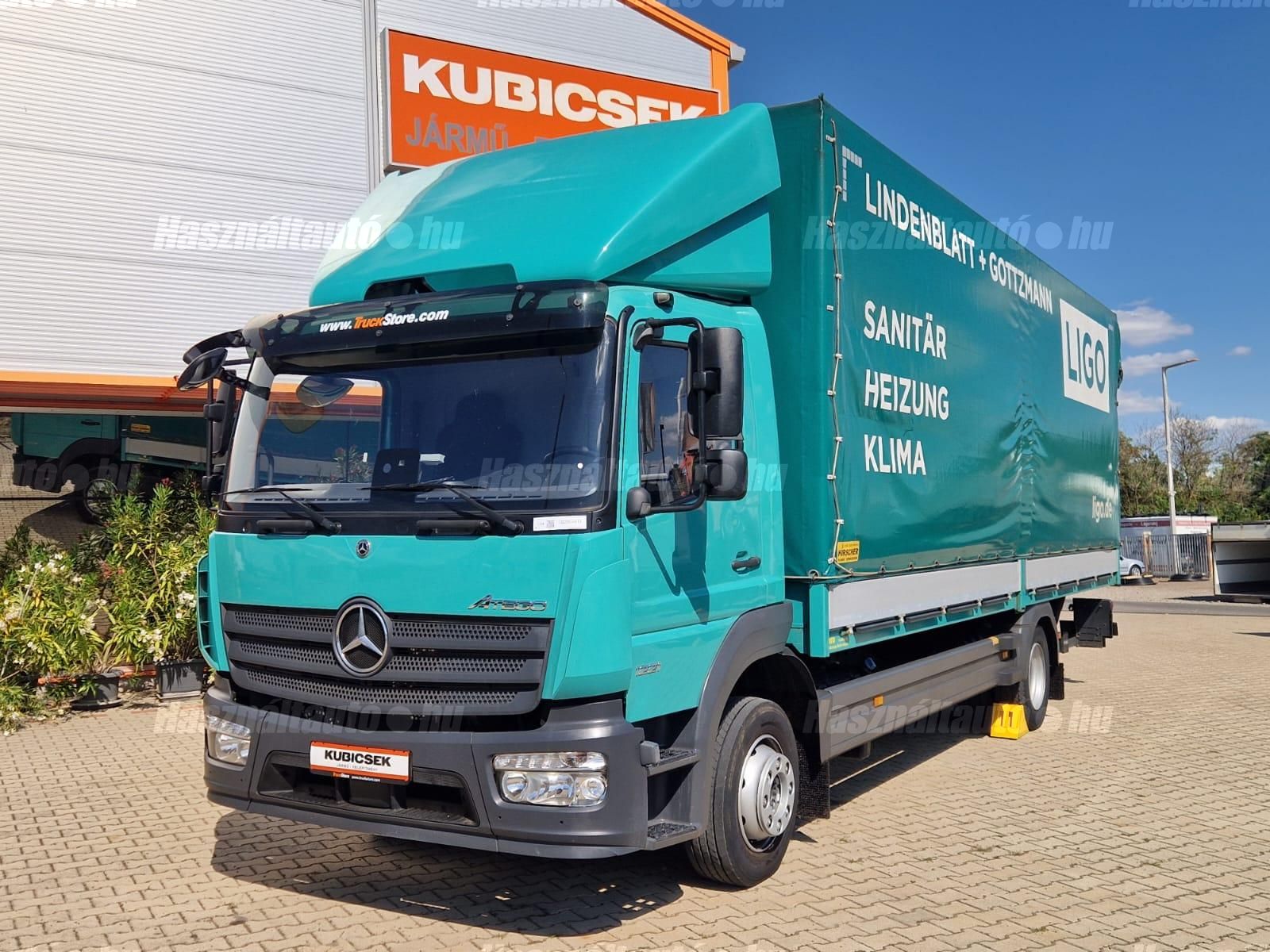 MERCEDES-BENZ 2020/2 - 1