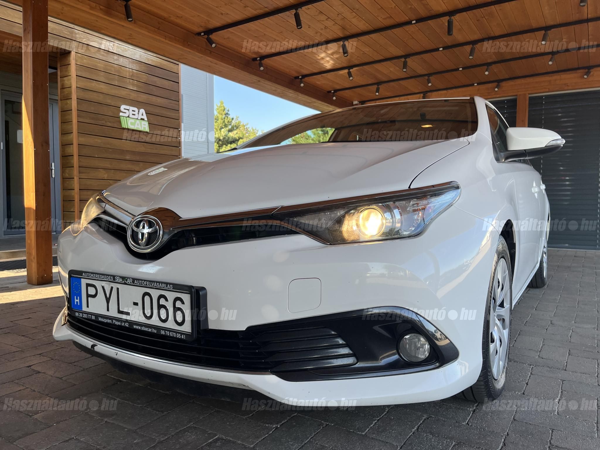 TOYOTA AURIS 2018/6 - 1