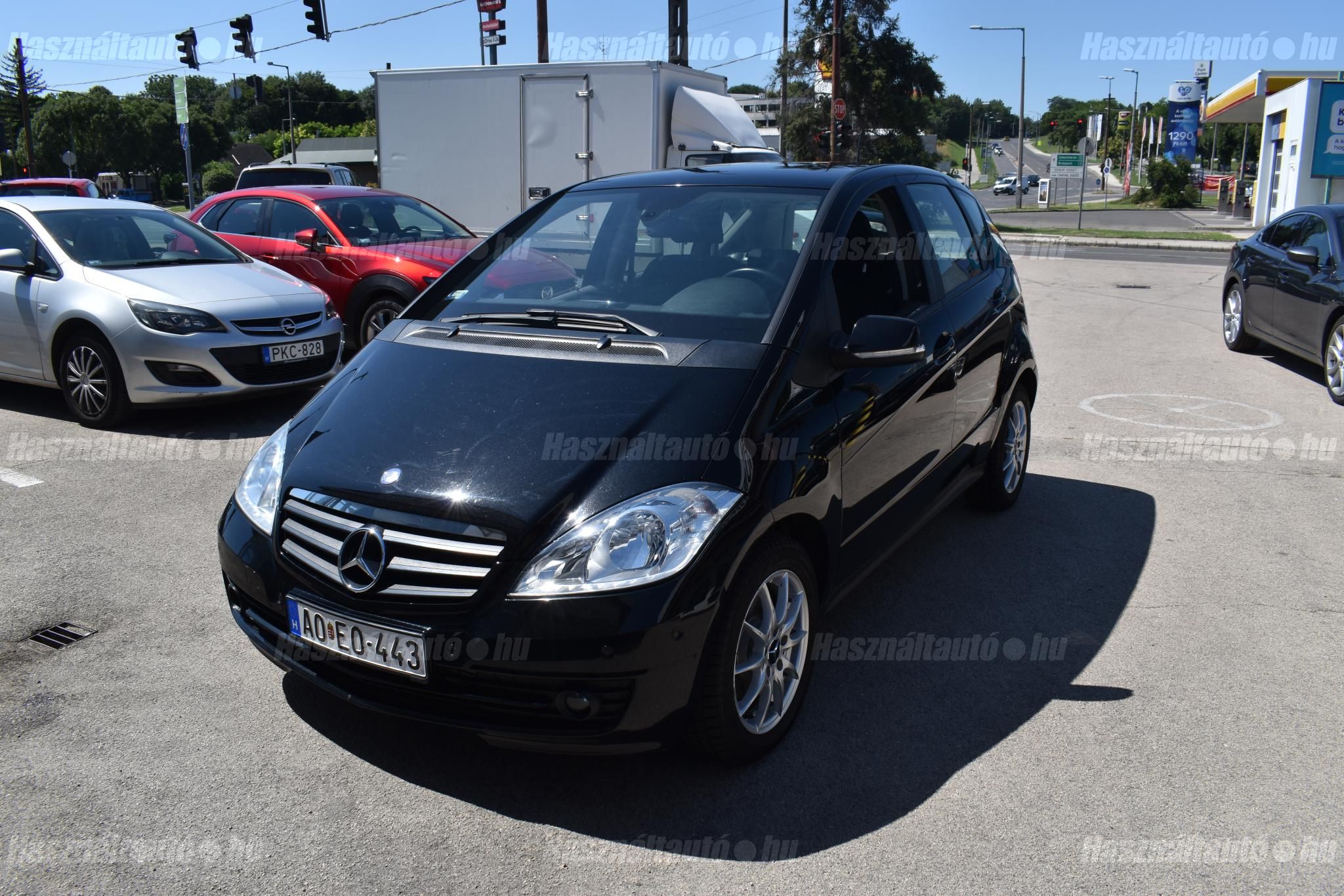 MERCEDES-BENZ A 180 2009/6 - 1