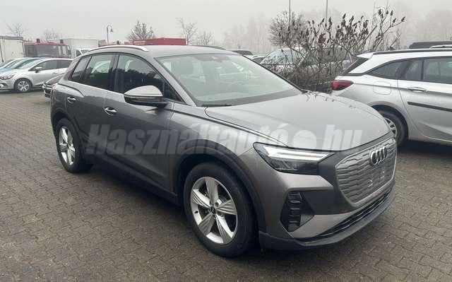 AUDI Q4 2022/8 - 1