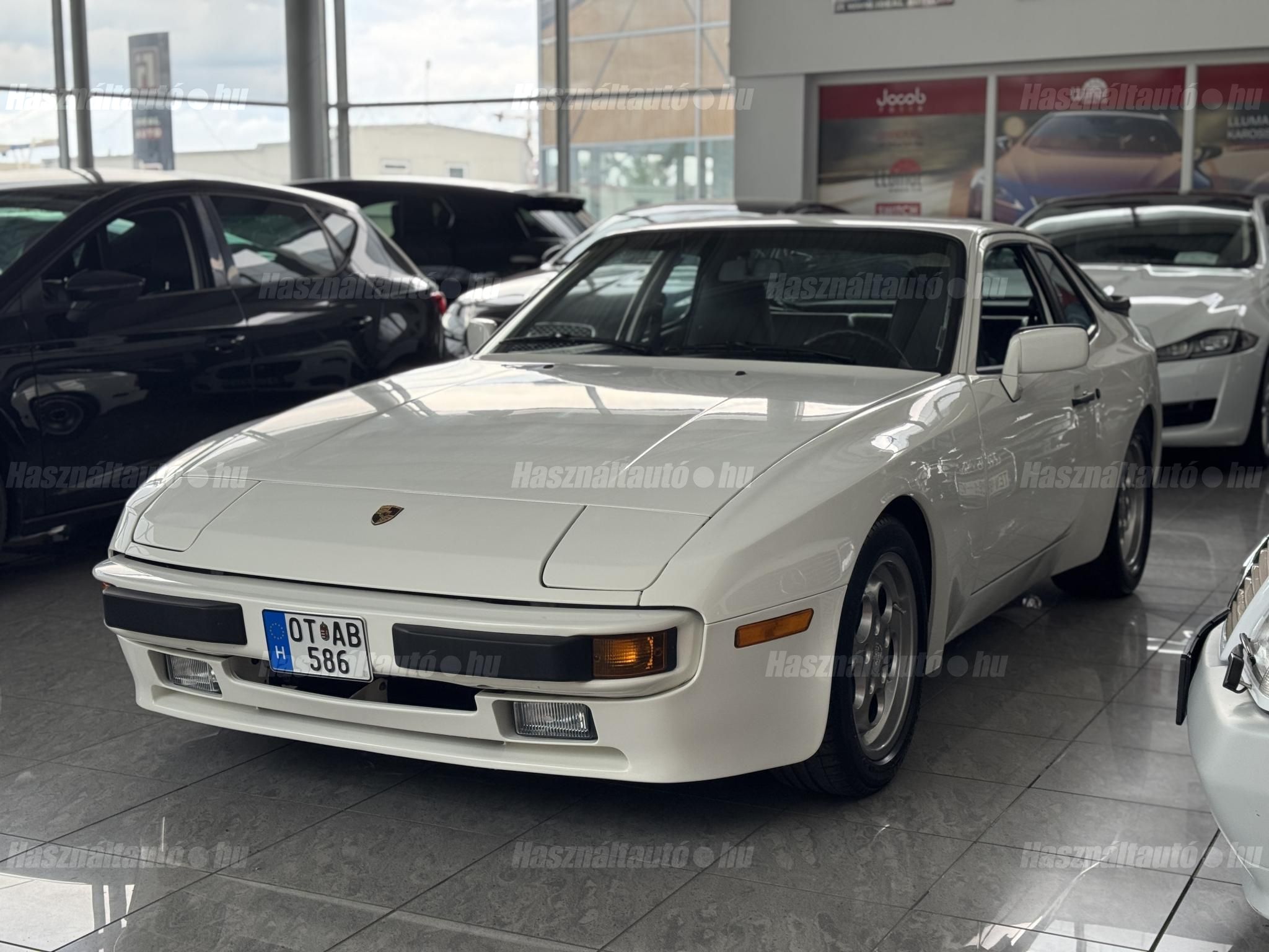 PORSCHE 944 1985 - 1