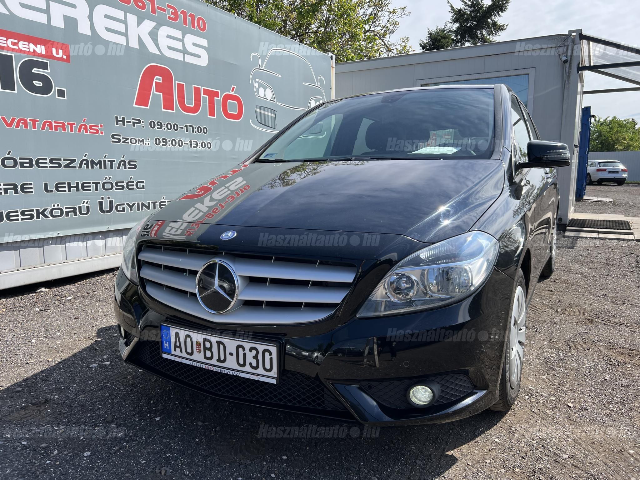 MERCEDES-BENZ B 180 2012/7 - 1