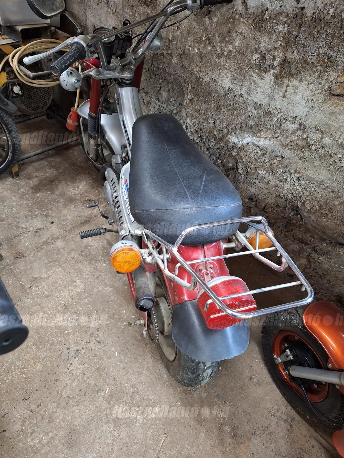 SUZUKI RV 50 1976/7 - 1