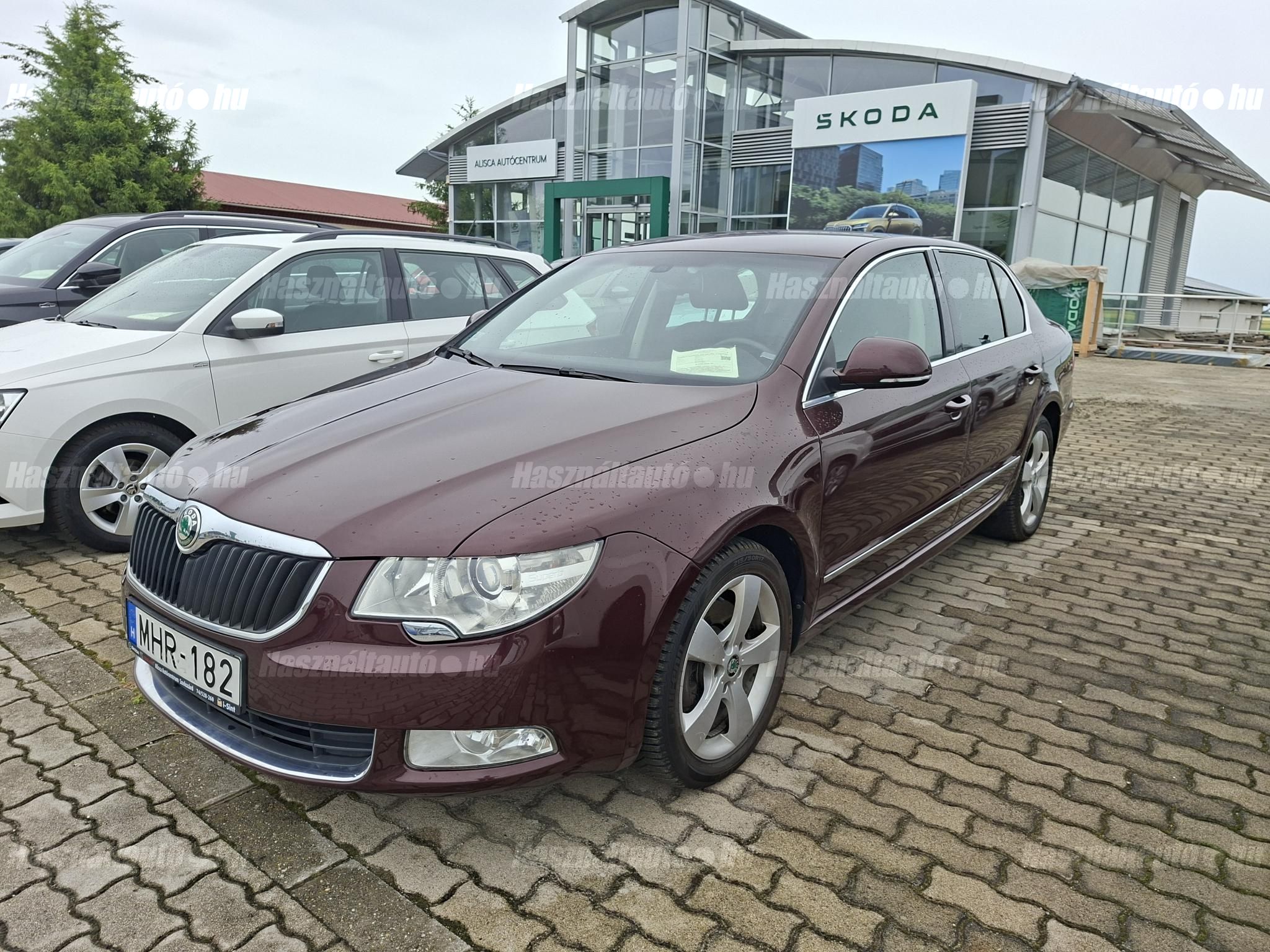SKODA SUPERB 2009/10 - 1