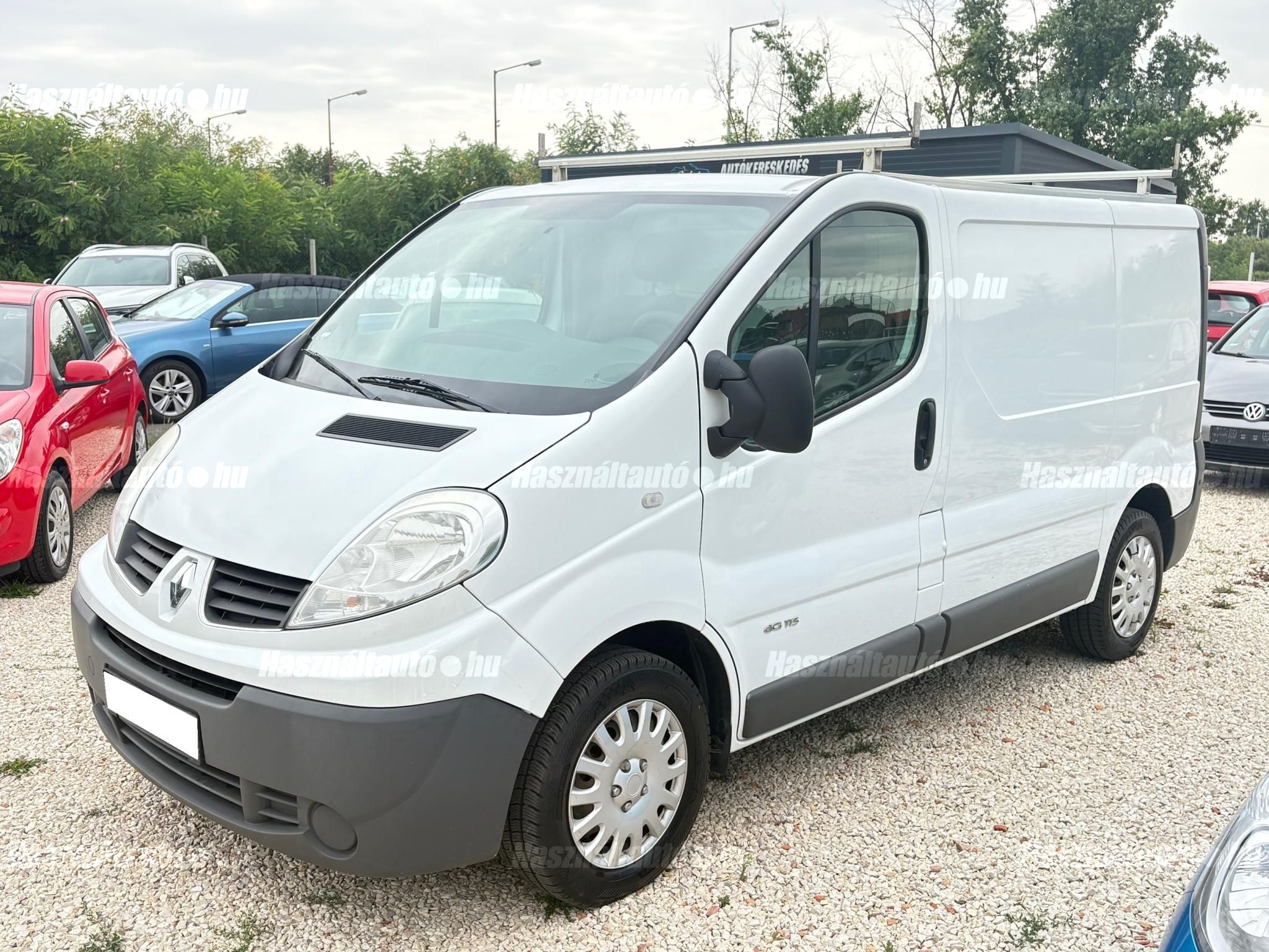 Eladó használt RENAULT TRAFIC 1 996 cm³ Első kerék Zárt Manuális (6 ...