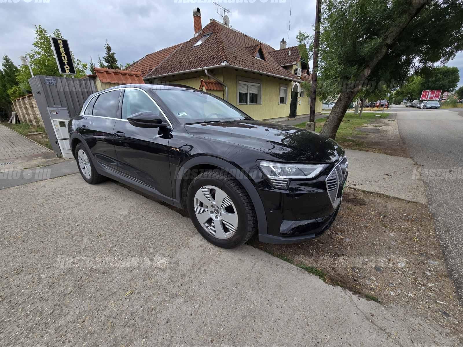 AUDI E-TRON 2019/8 - 1