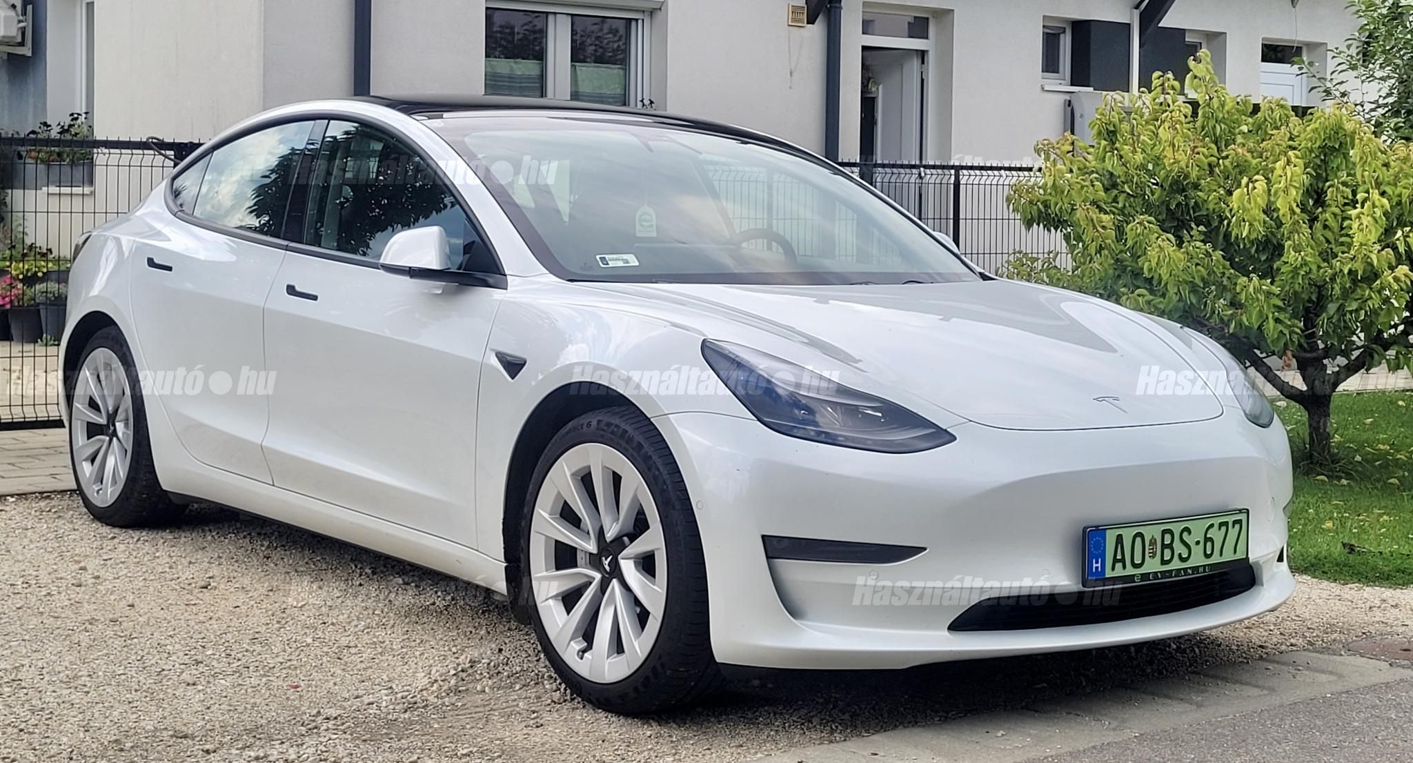 TESLA MODEL 3 2021/2 - 1