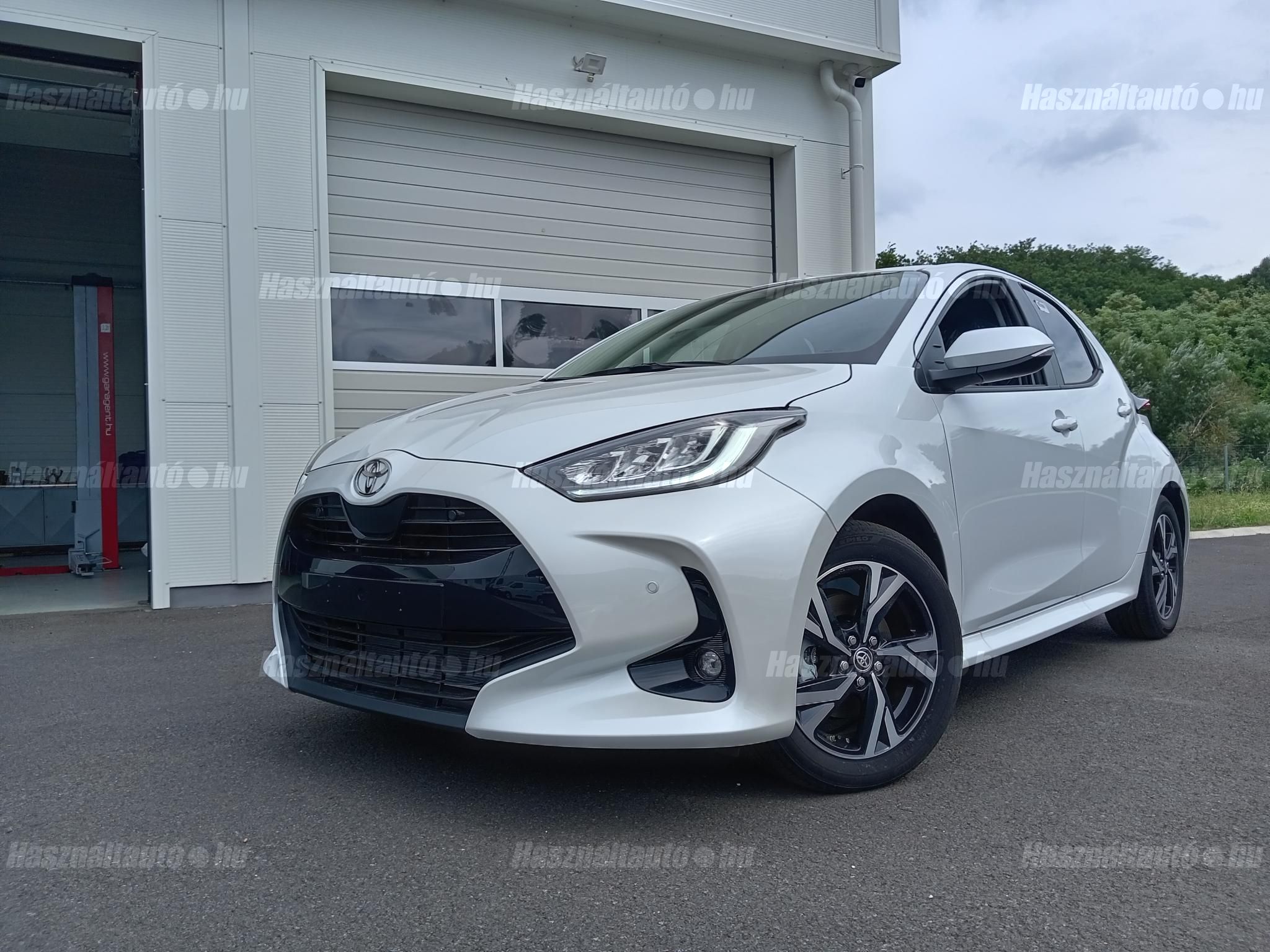 TOYOTA YARIS 2025/6 - 1