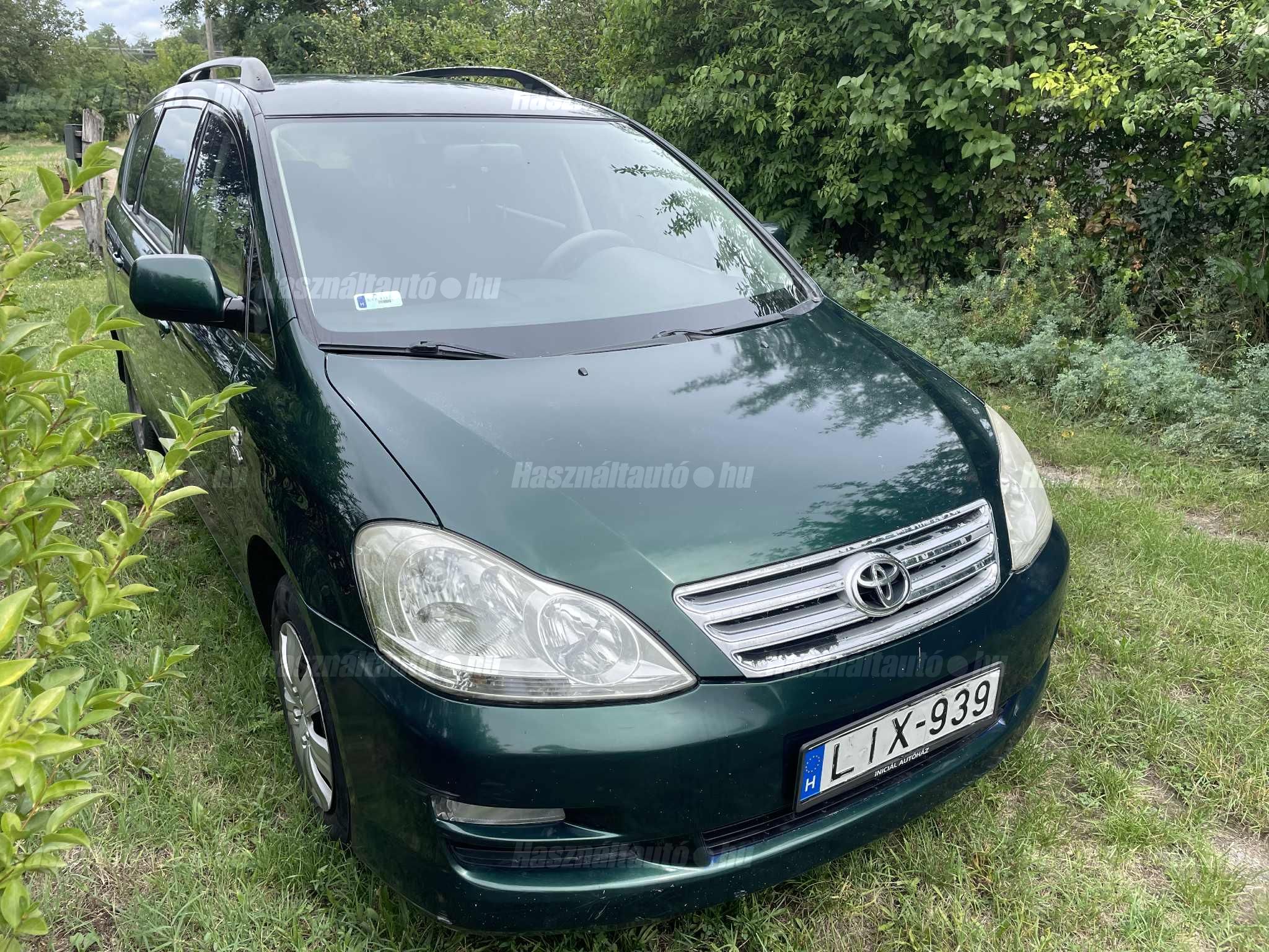 TOYOTA AVENSIS VERSO 2005/8 - 1