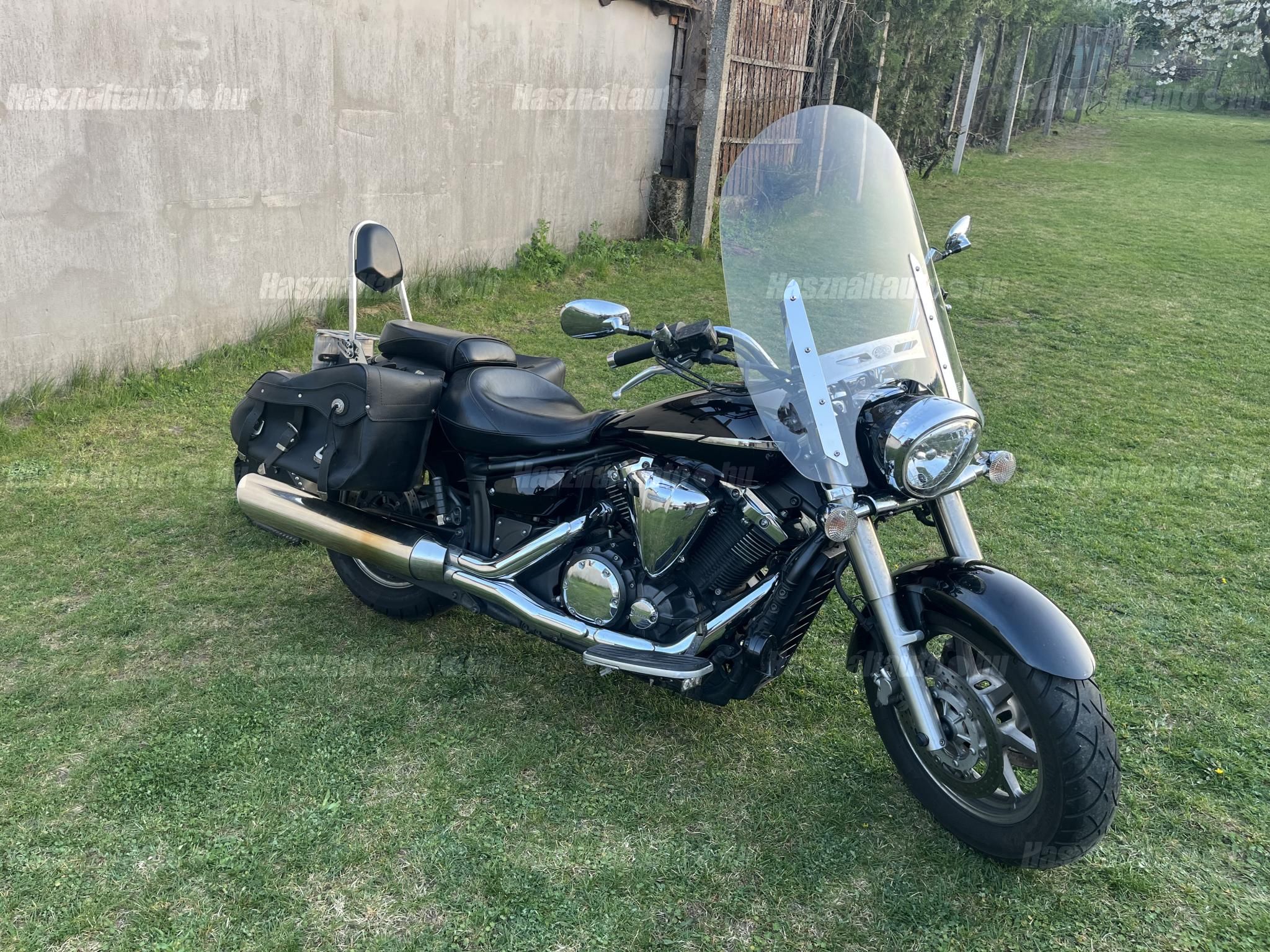 YAMAHA XVS 1300 A MIDNIGHT STAR 2008/4 - 1