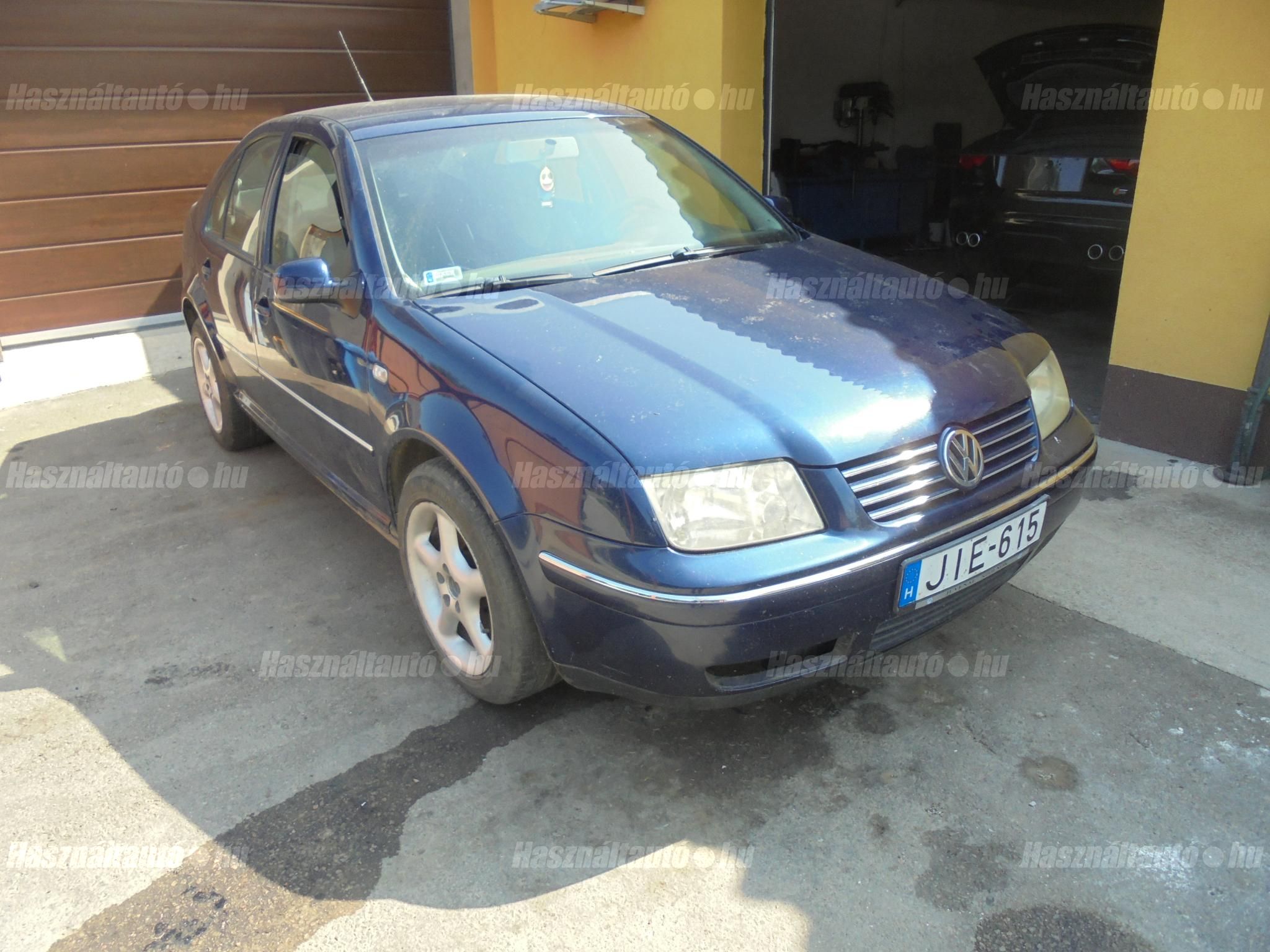 VOLKSWAGEN BORA 2004 - 1