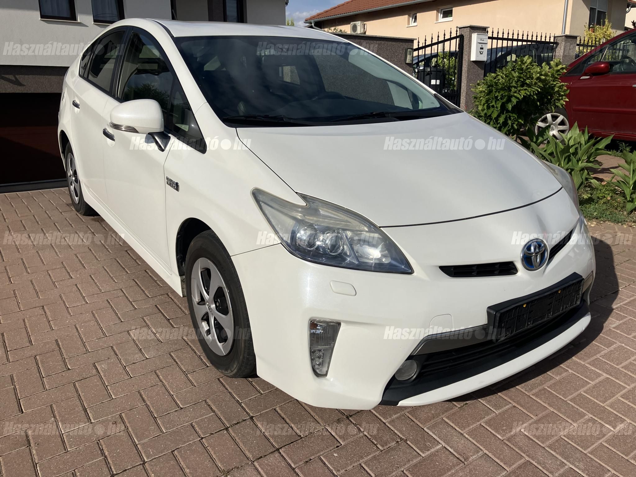 TOYOTA PRIUS PLUG-IN 2013/9 - 1
