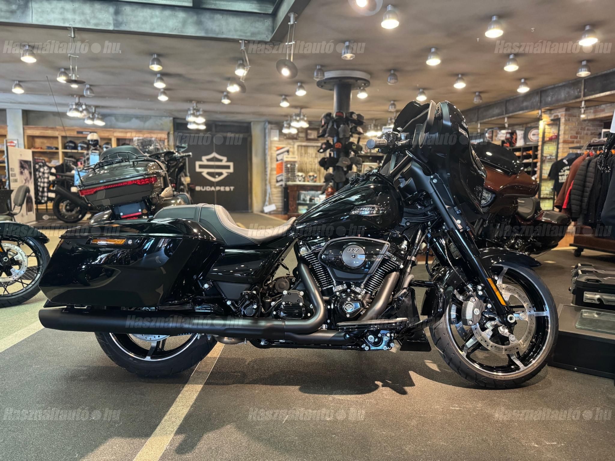 HARLEY-DAVIDSON STREET GLIDE 2024/5 - 1