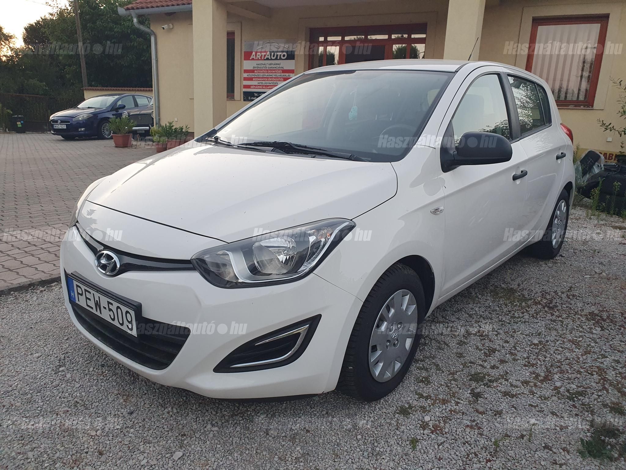 HYUNDAI I20 2013/3 - 1