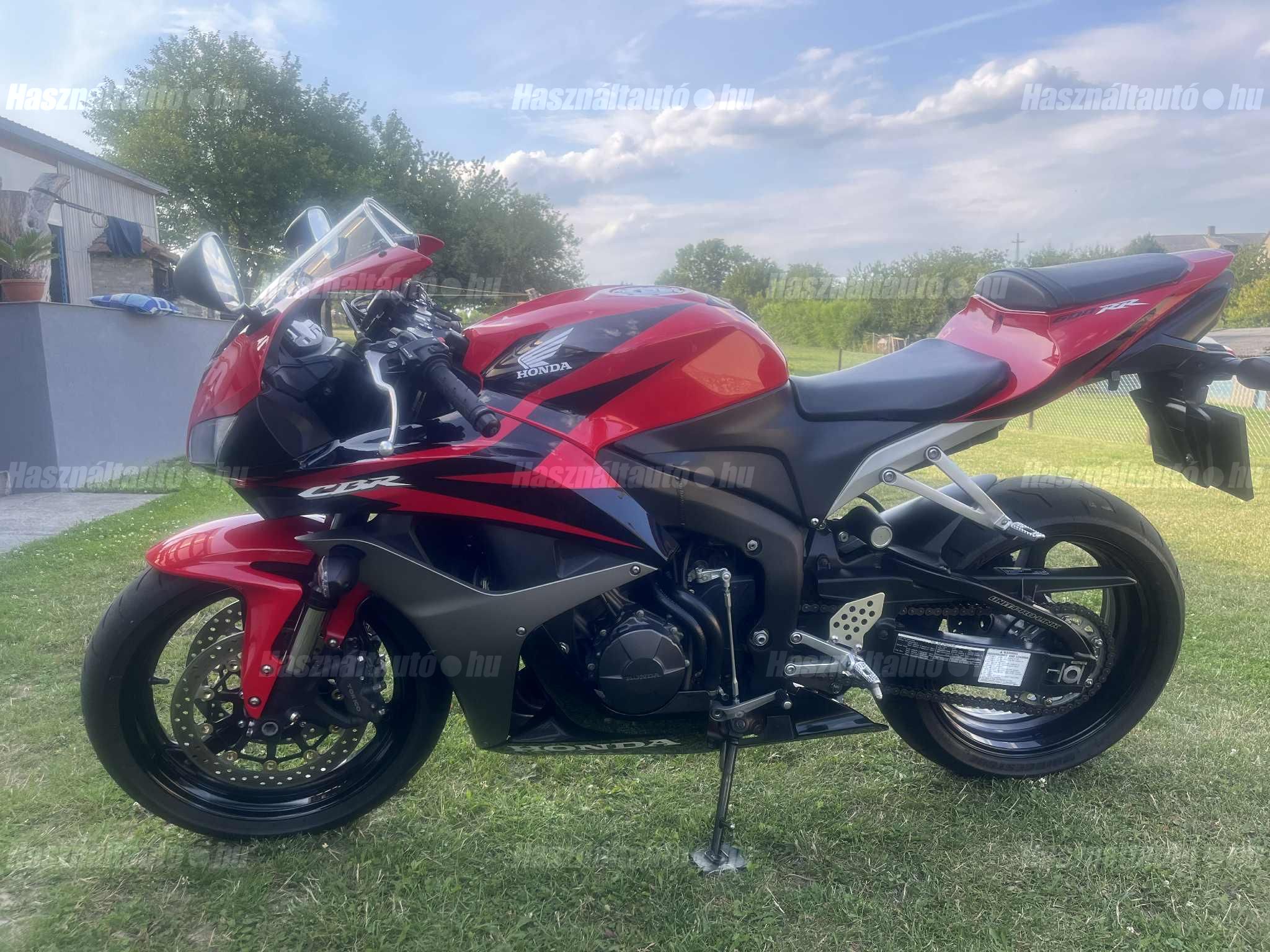 HONDA CBR 600 RR 2008 - 1