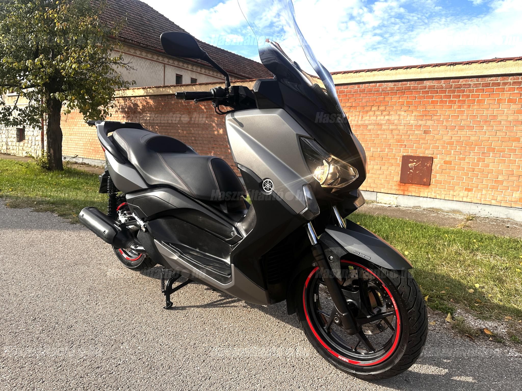 YAMAHA X-MAX 250 2016/6 - 1