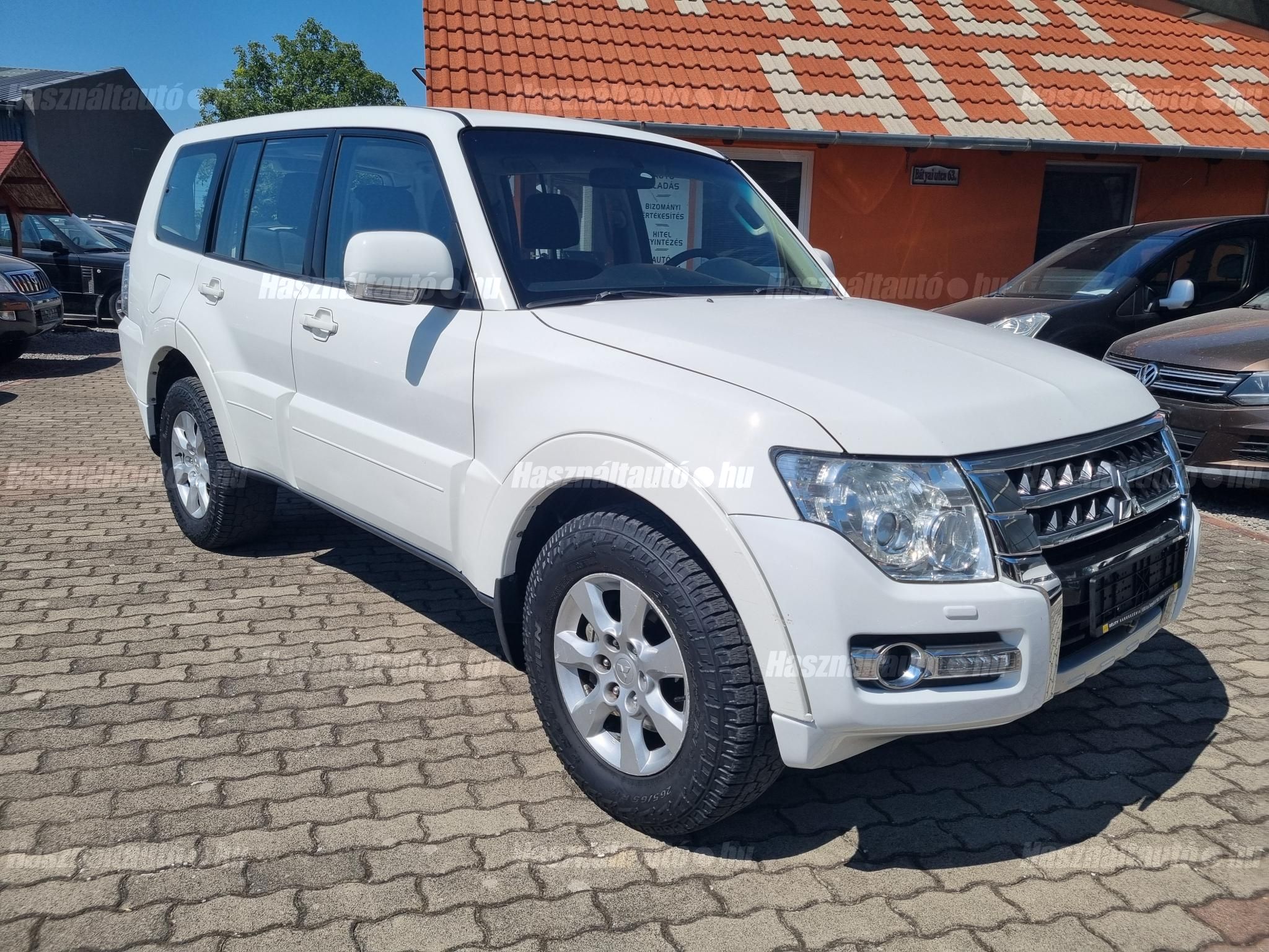 MITSUBISHI PAJERO 2016/6 - 1