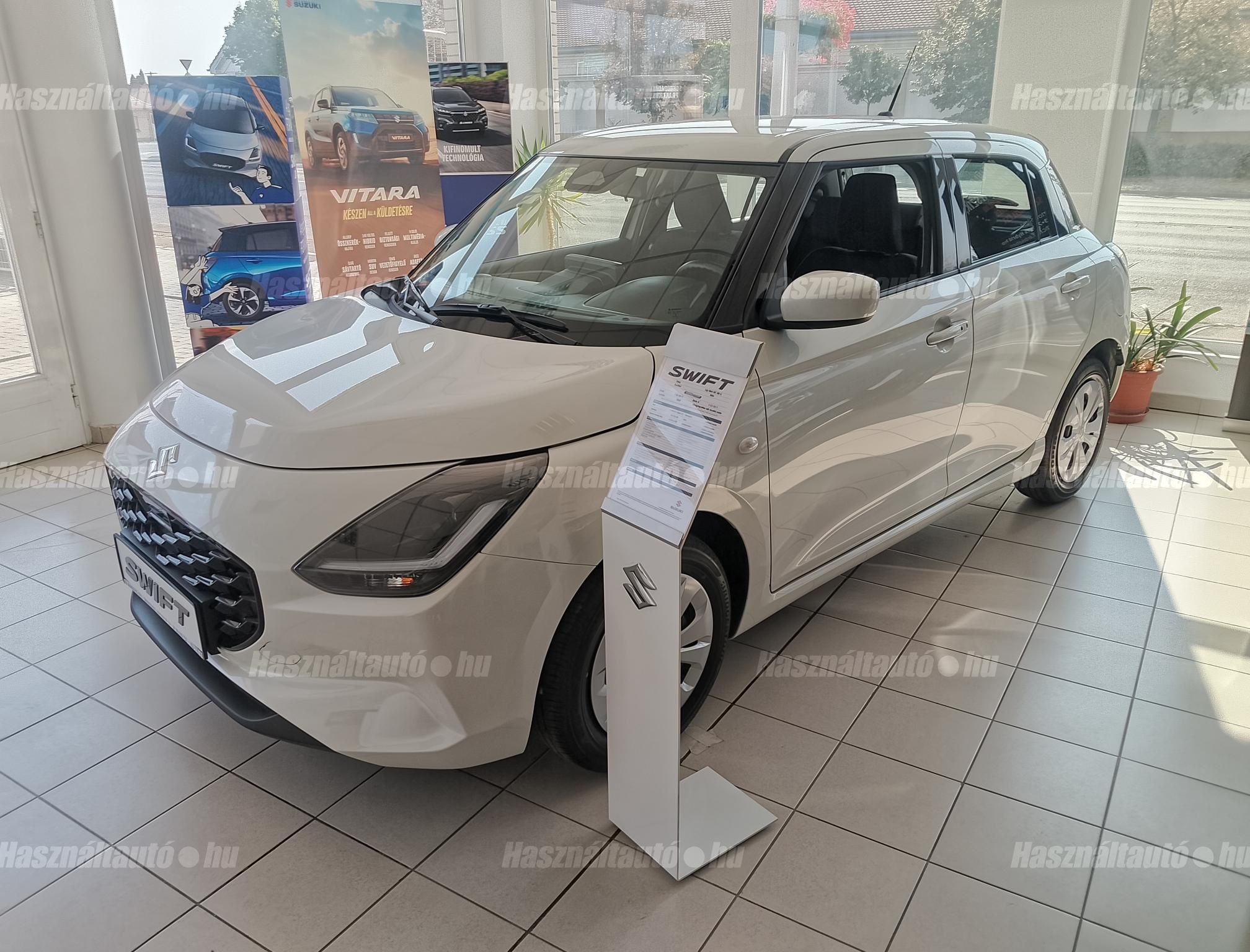 SUZUKI SWIFT 2025/8 - 1