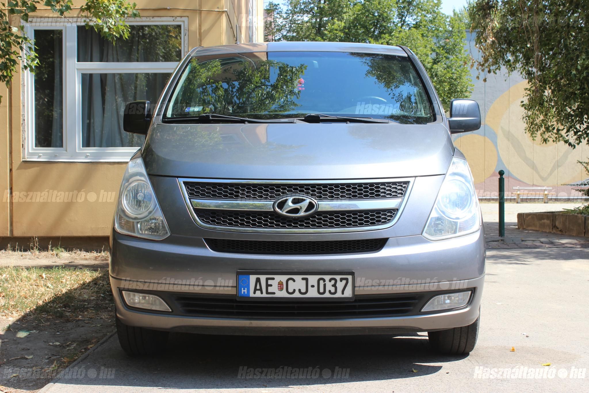 HYUNDAI H-1 2011/6 - 1