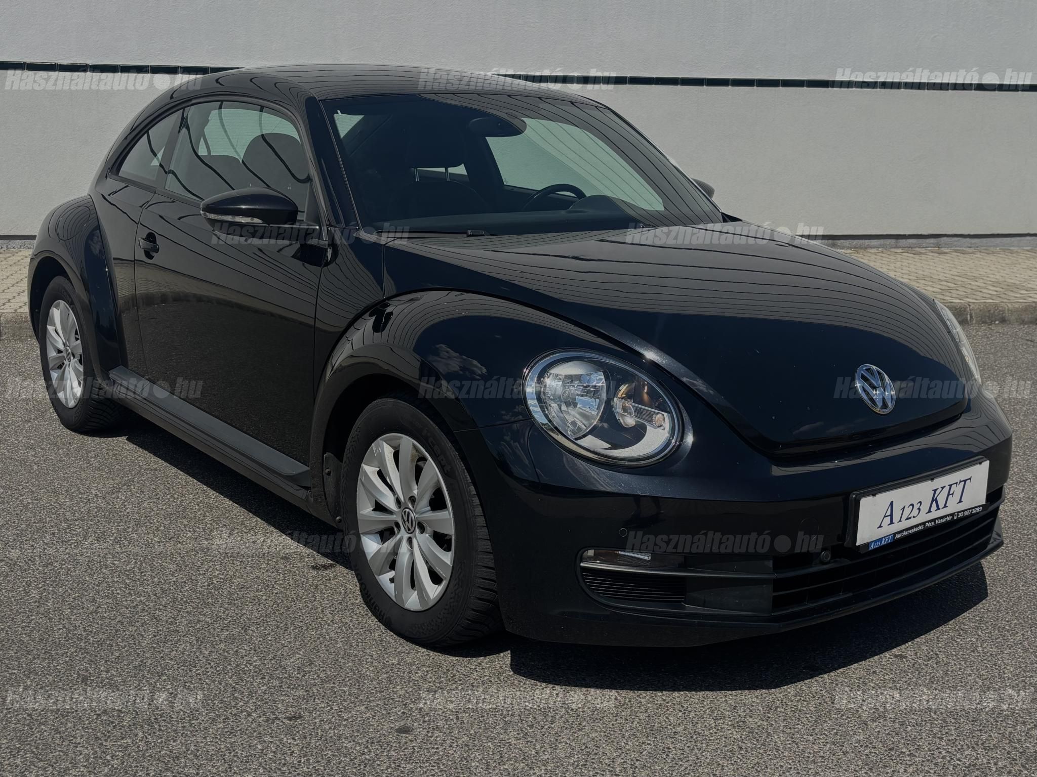 VOLKSWAGEN BEETLE 2012/8 - 1