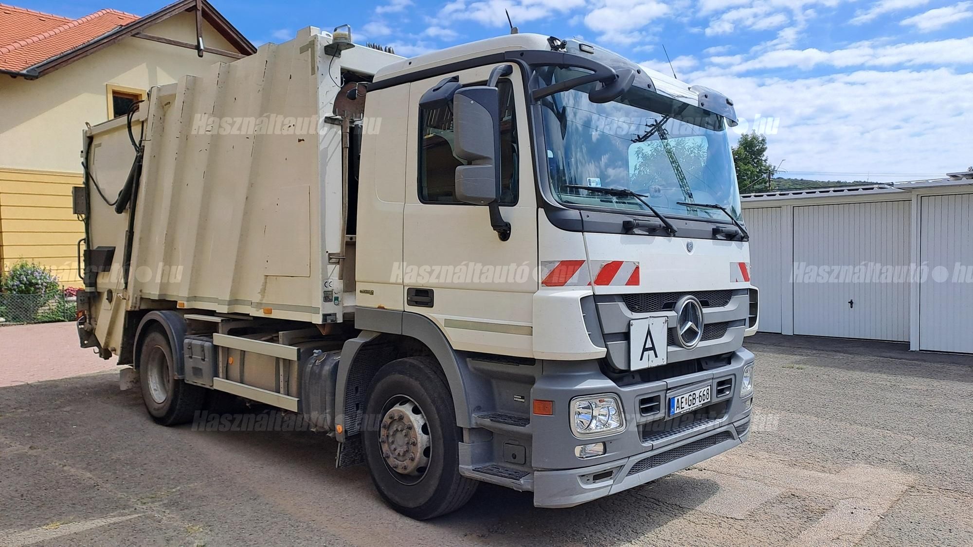 MERCEDES-BENZ 2012/6 - 1