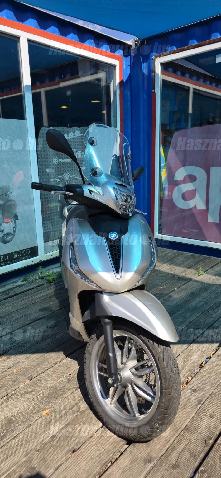 PIAGGIO BEVERLY 400 2022 - 1