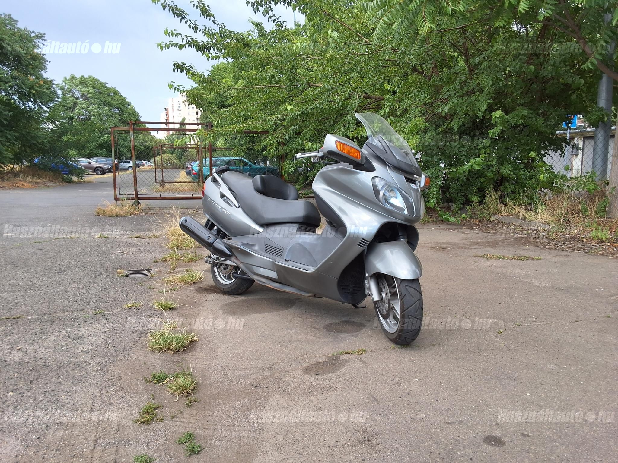 SUZUKI AN 650 BURGMAN 2004/10 - 1