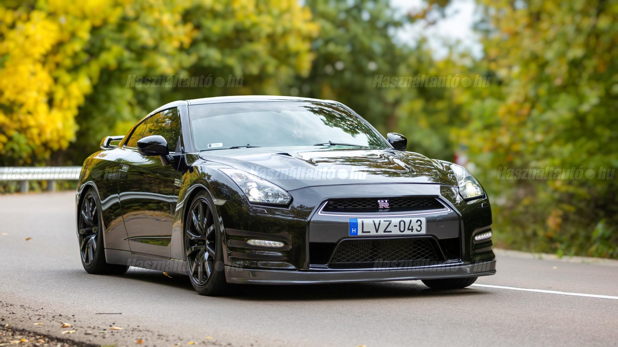 NISSAN GT-R 2010/11 - 1