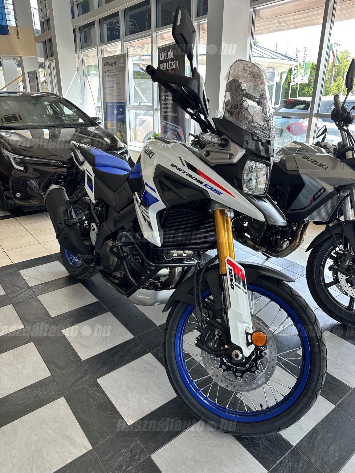 SUZUKI V-STROM 1050 XT ABS 2026 - 1