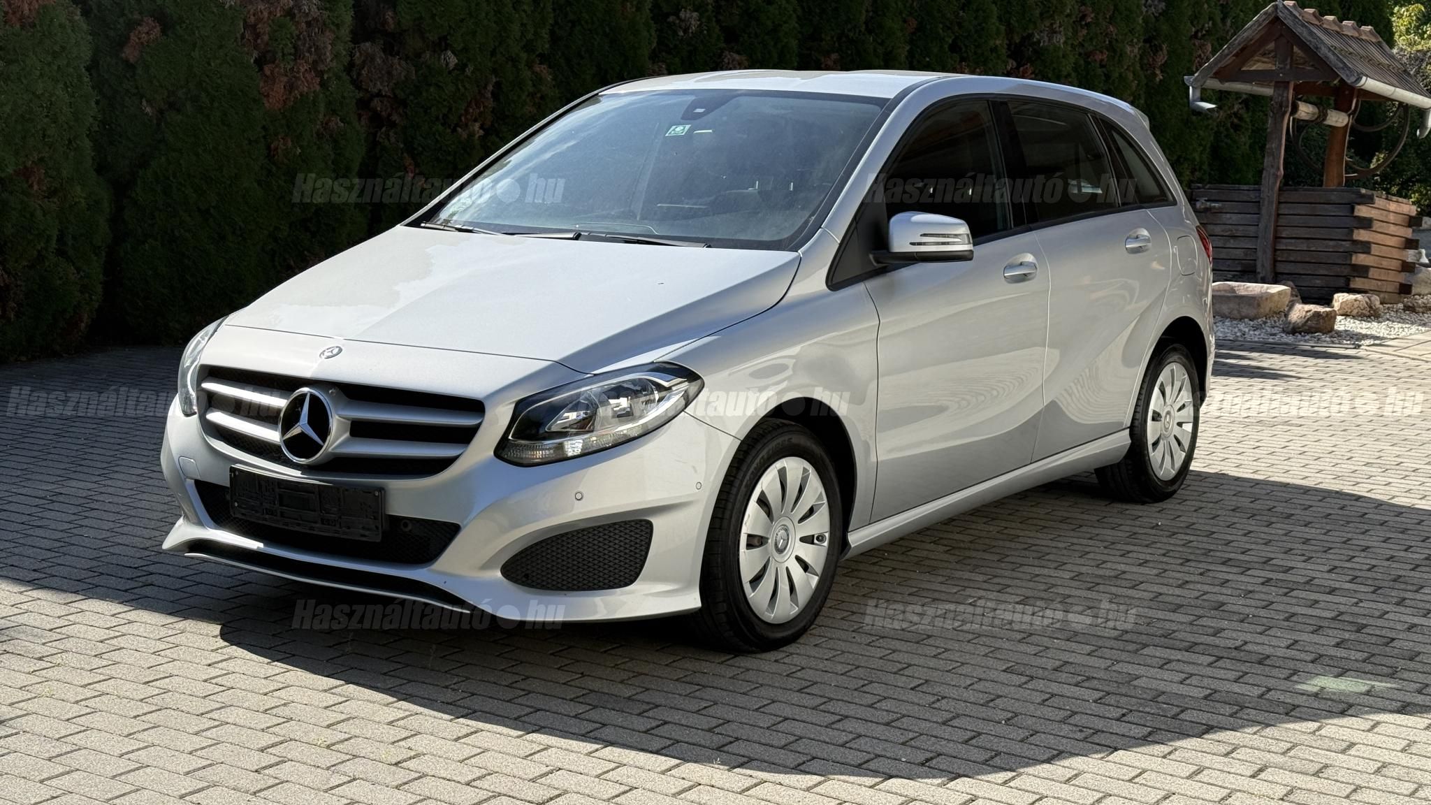 MERCEDES-BENZ B 200 2015/10 - 1