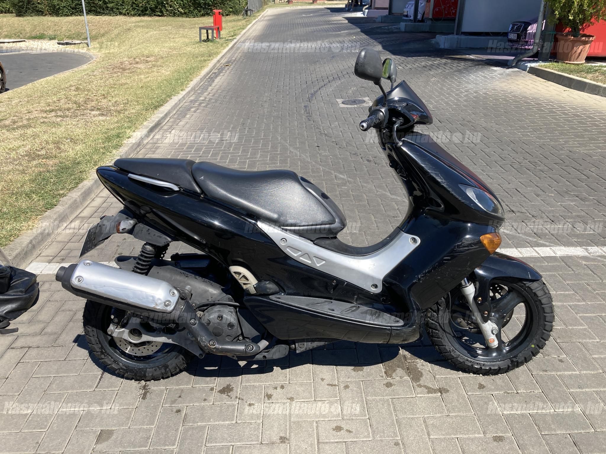 YAMAHA MAXSTER 125 2002/10 - 1