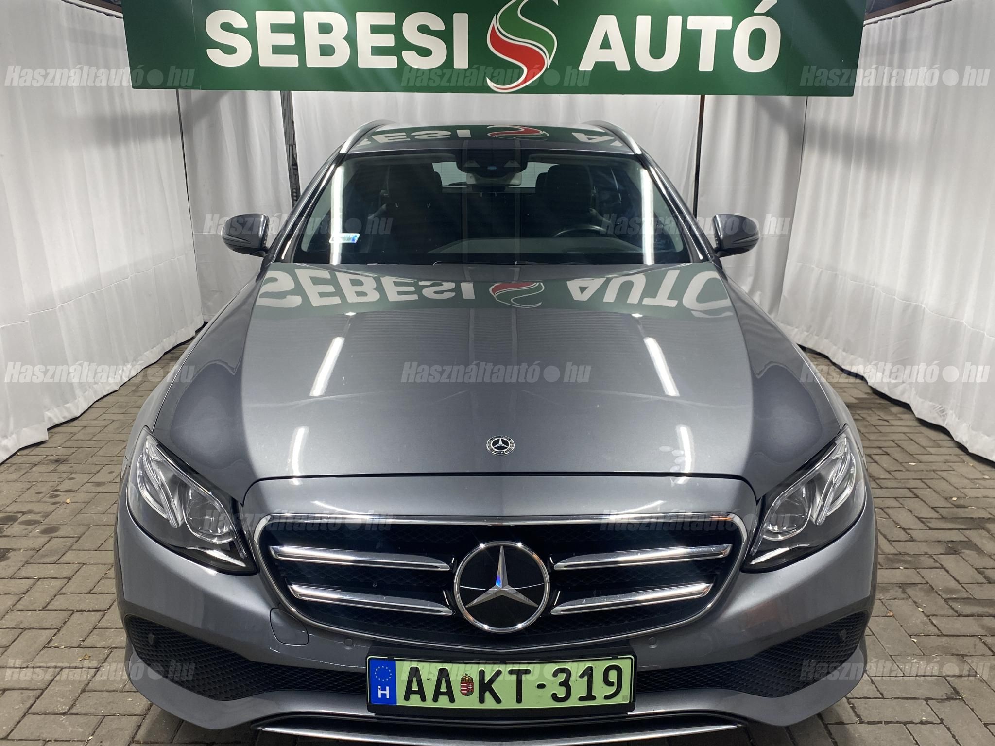 MERCEDES-BENZ E 300 2020/7 - 1