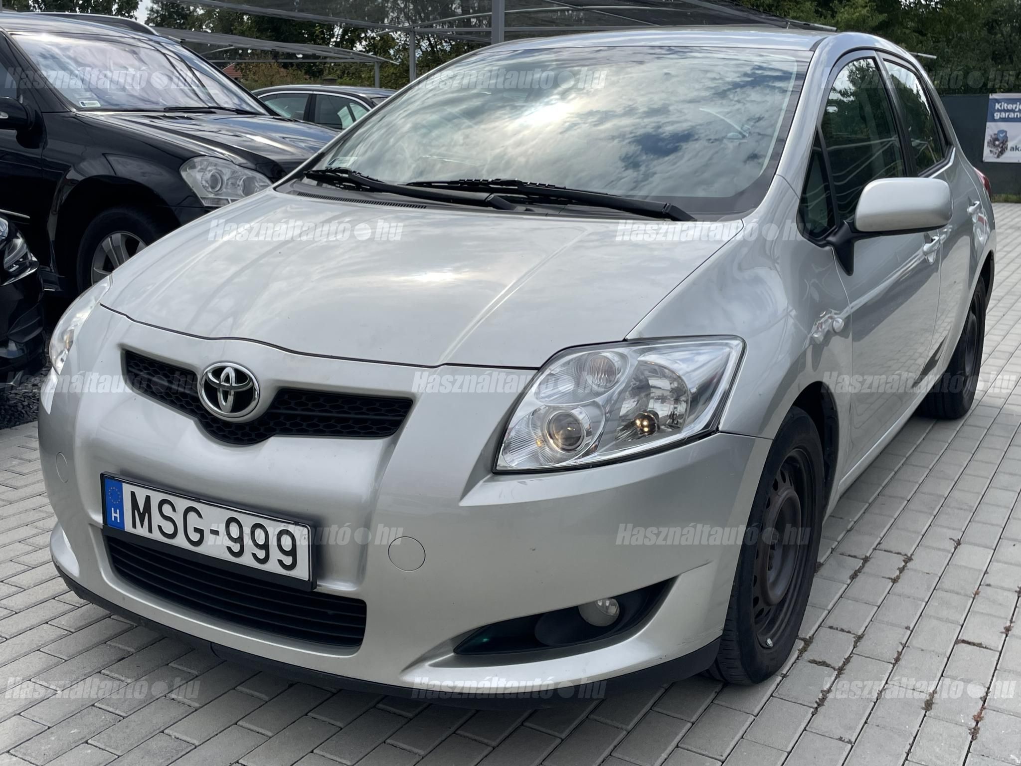 TOYOTA AURIS 2009 - 1